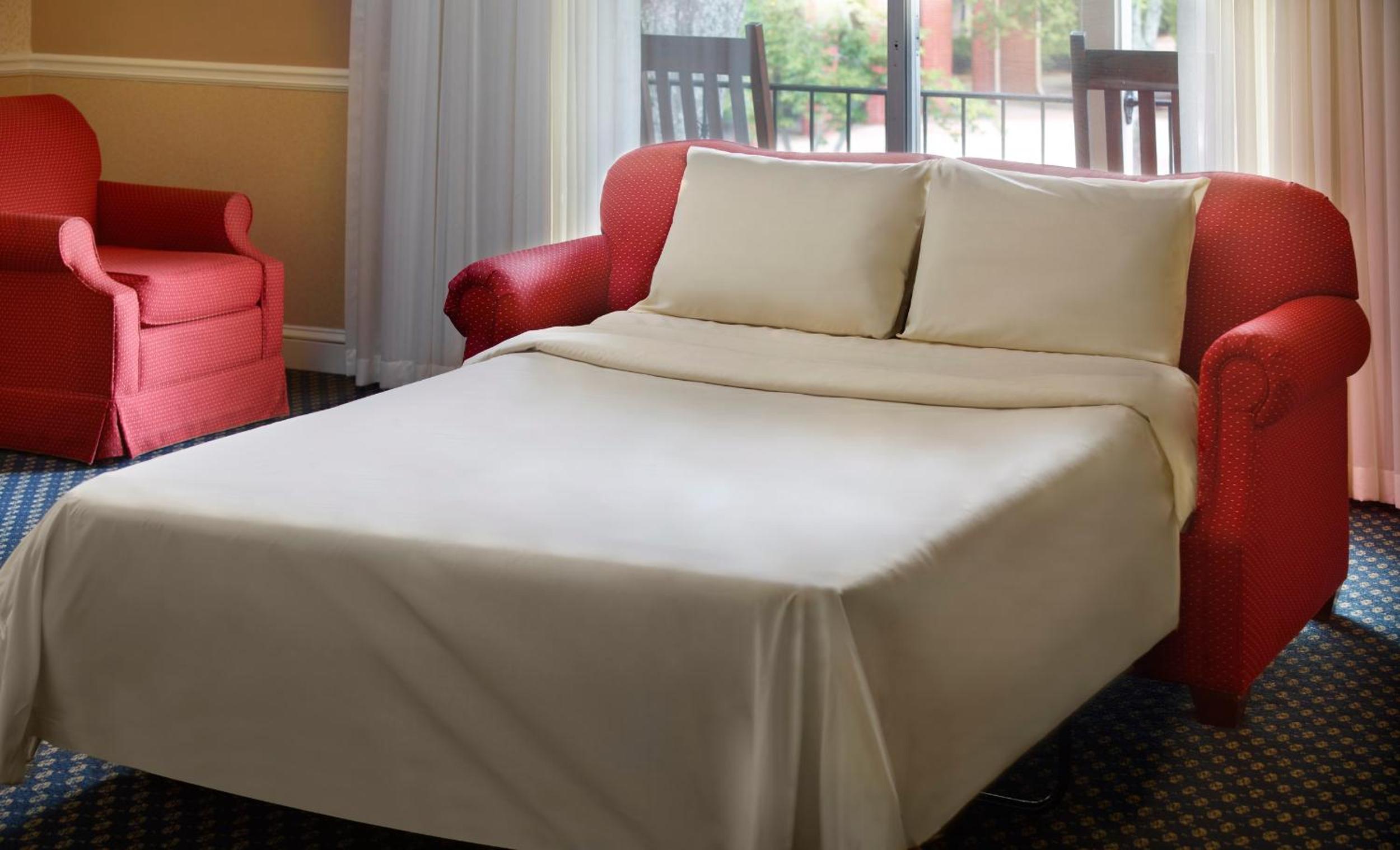 Double Room With Two Double Beds And Trundle Bed photo 3