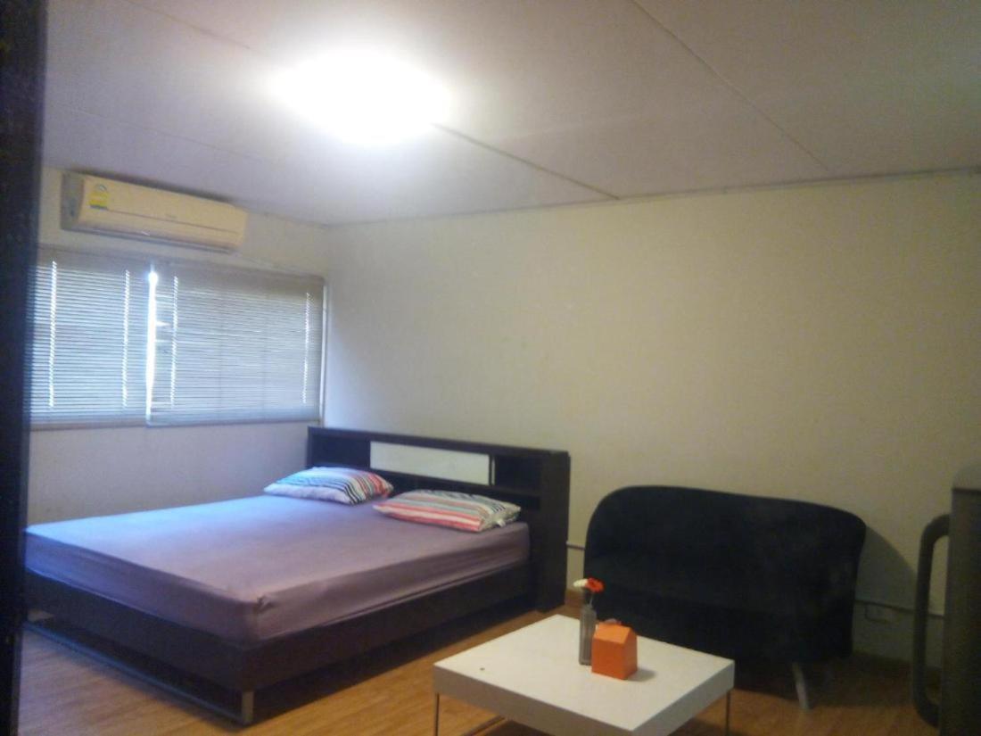 Apartment photo 2