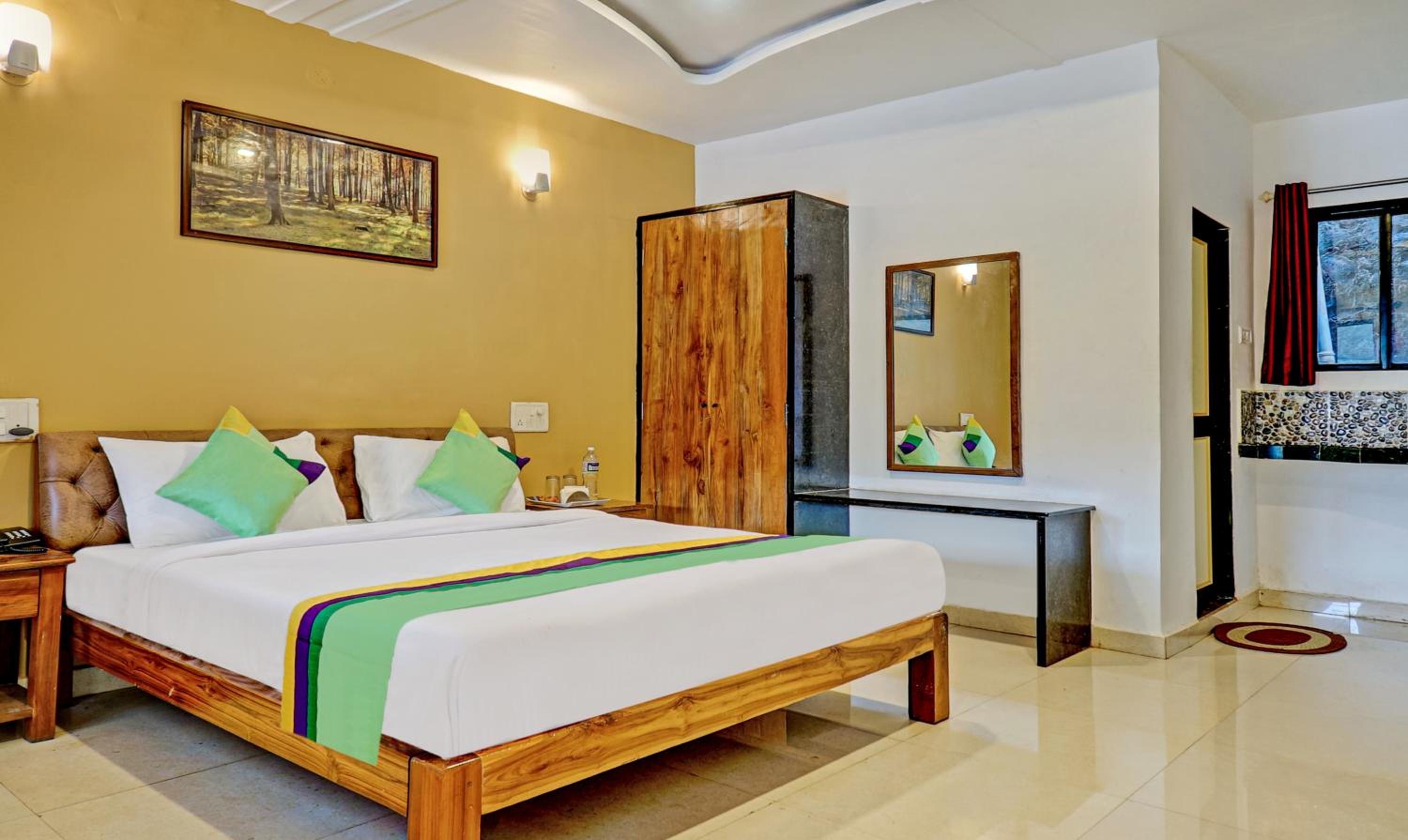 Deluxe Room with Bathtub - Photo 1
