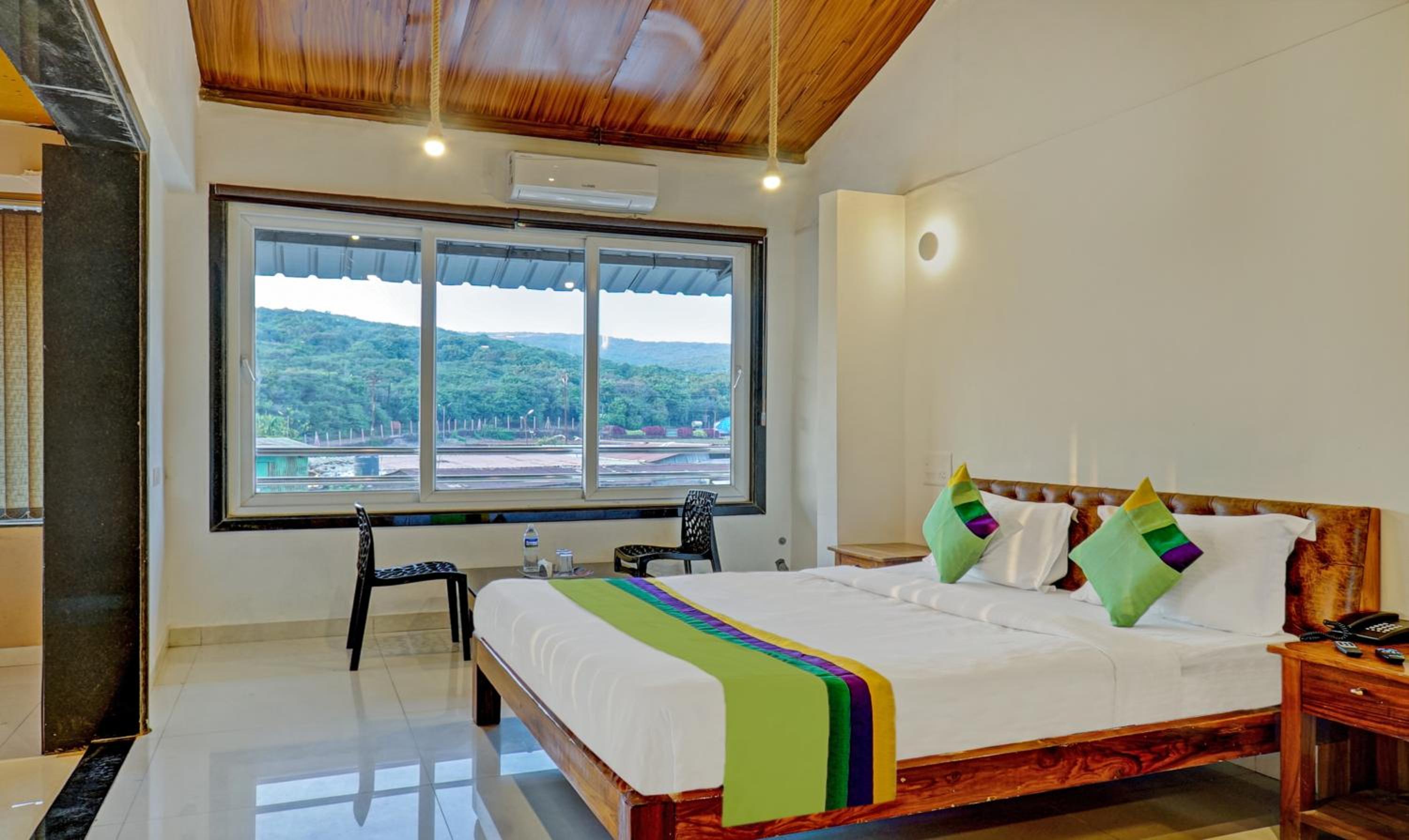 Premium Duplex Room with Mountain View - Photo 13