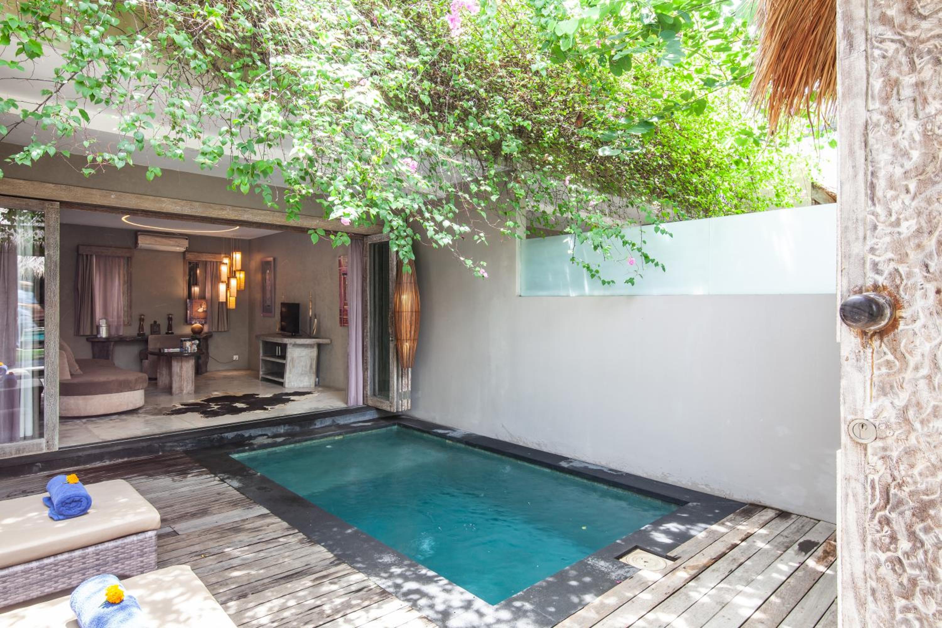 Two Bedroom villa with pool thumbnail 6
