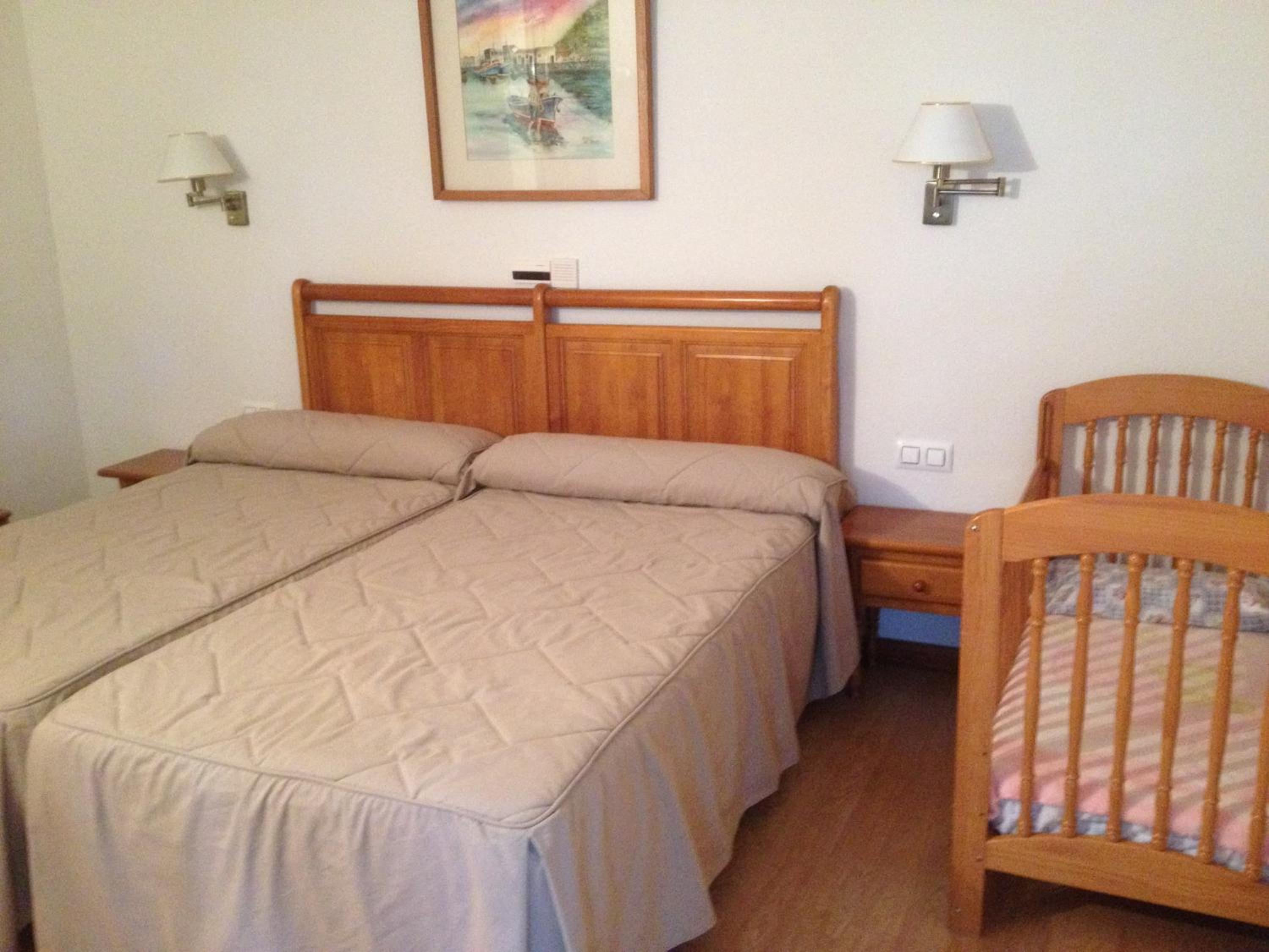 Twin Room - Photo 6