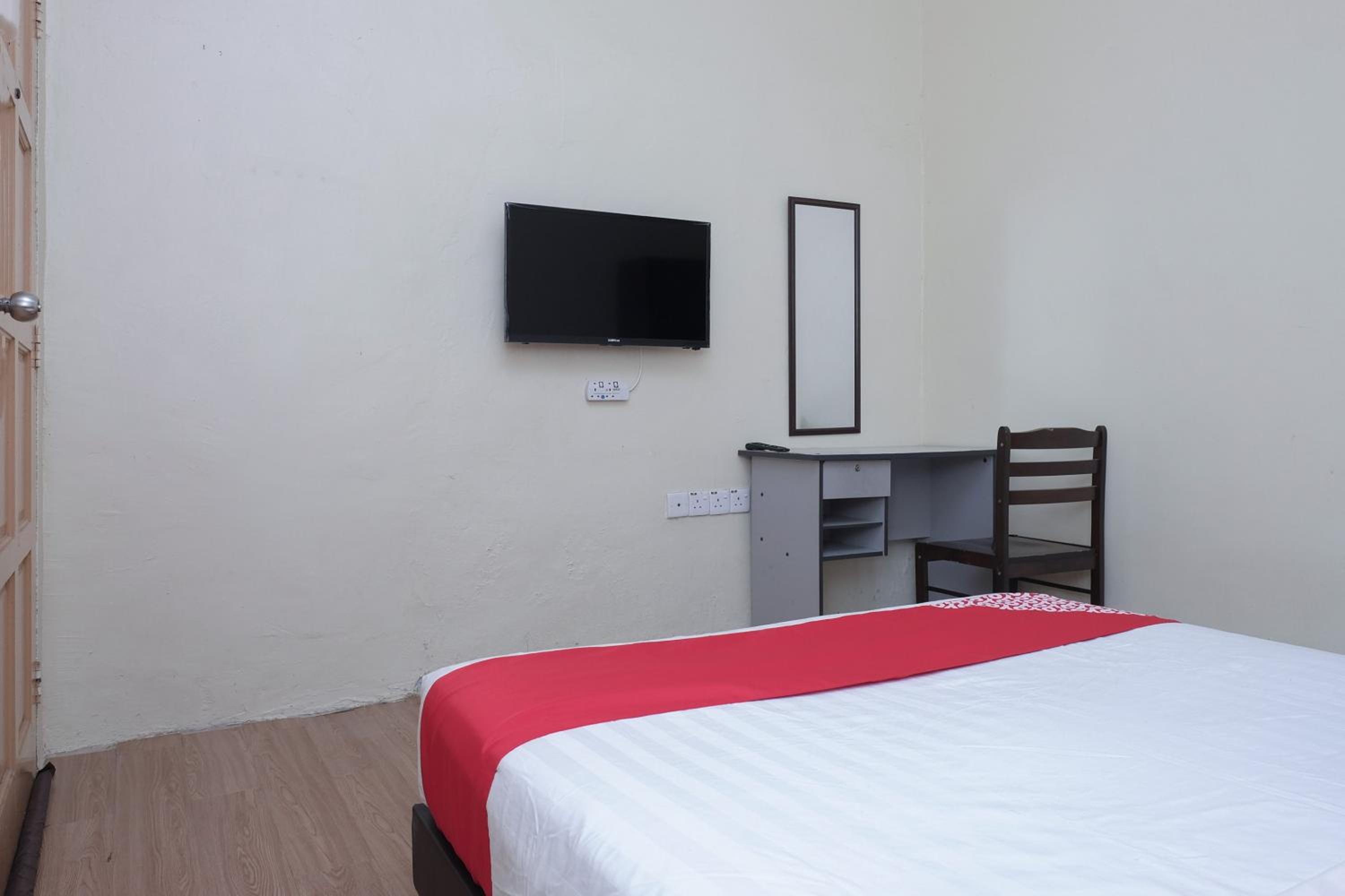 Standard Double Room - Photo 2