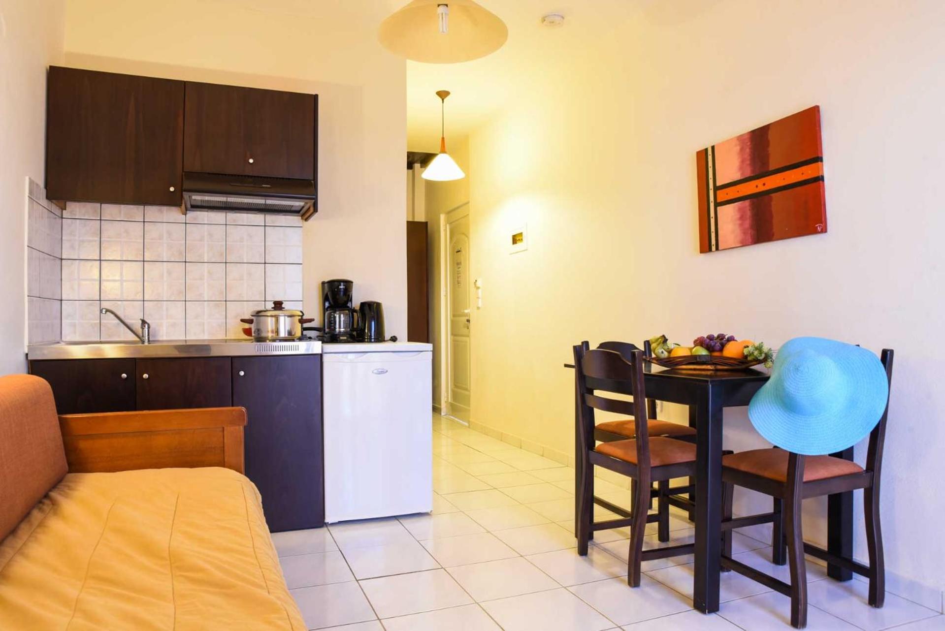 Double or Twin Room with Sea View thumbnail 5