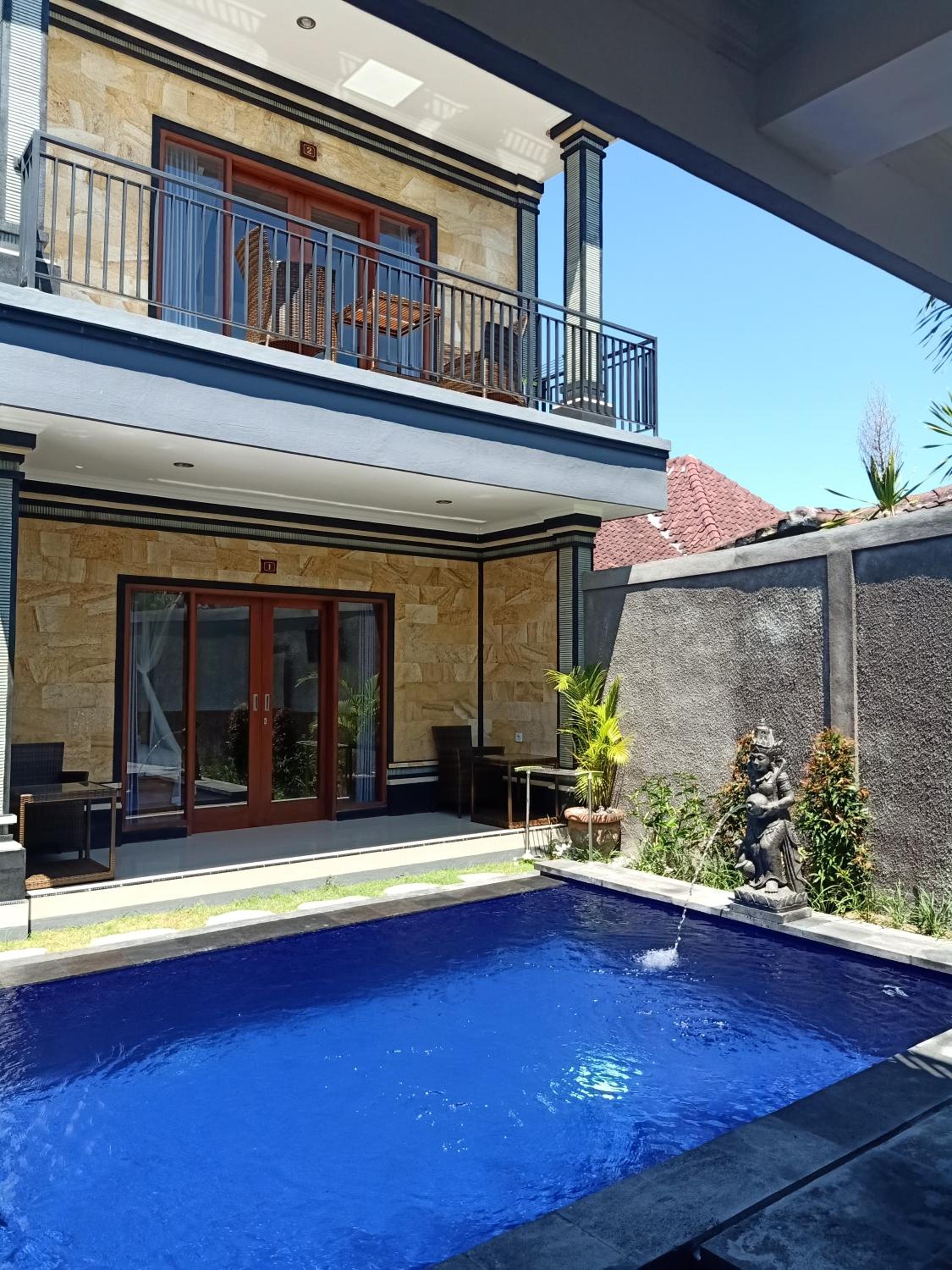 Villa with Private Pool - Photo 26