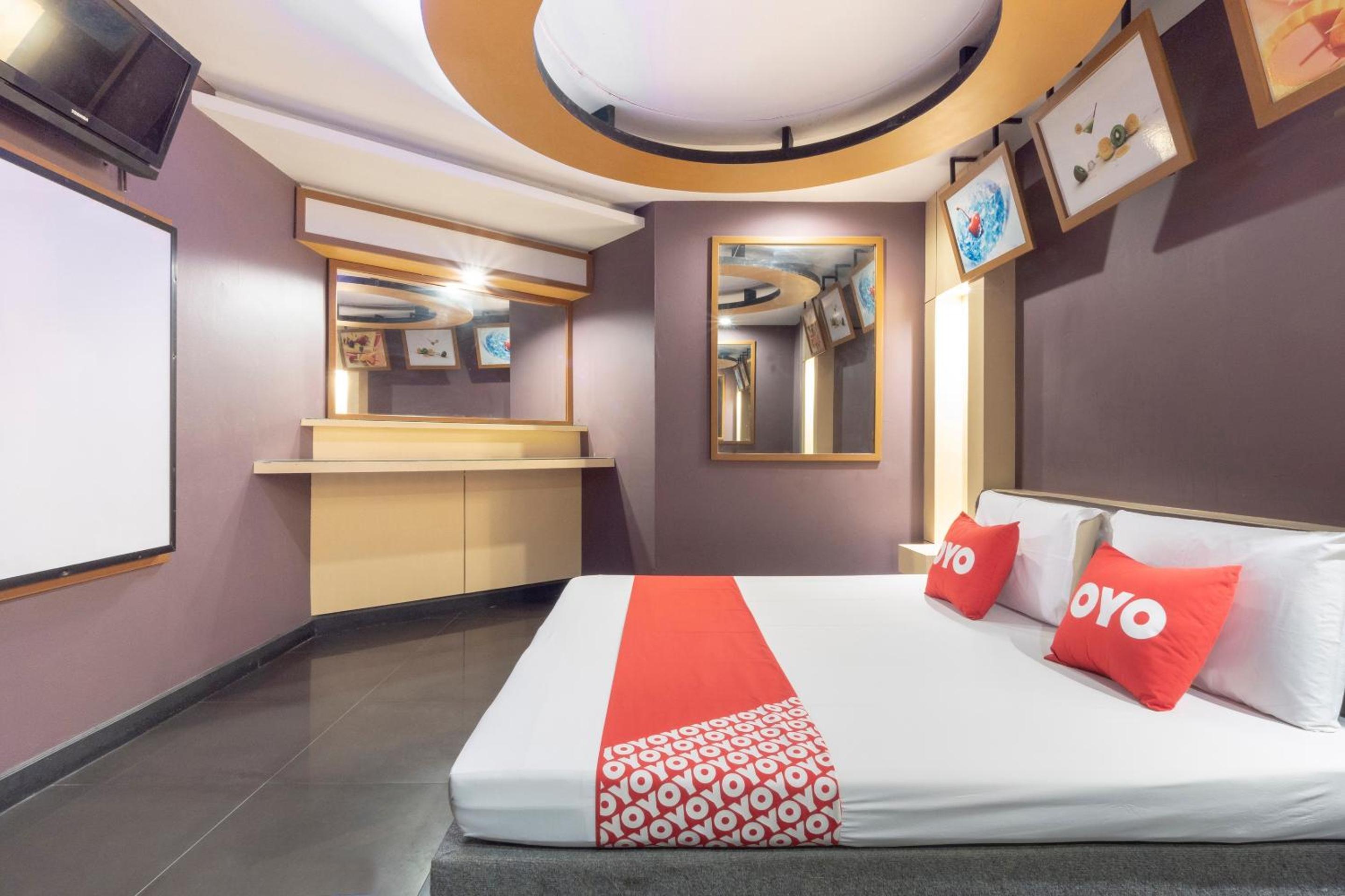 Deluxe Double Room - Photo 19