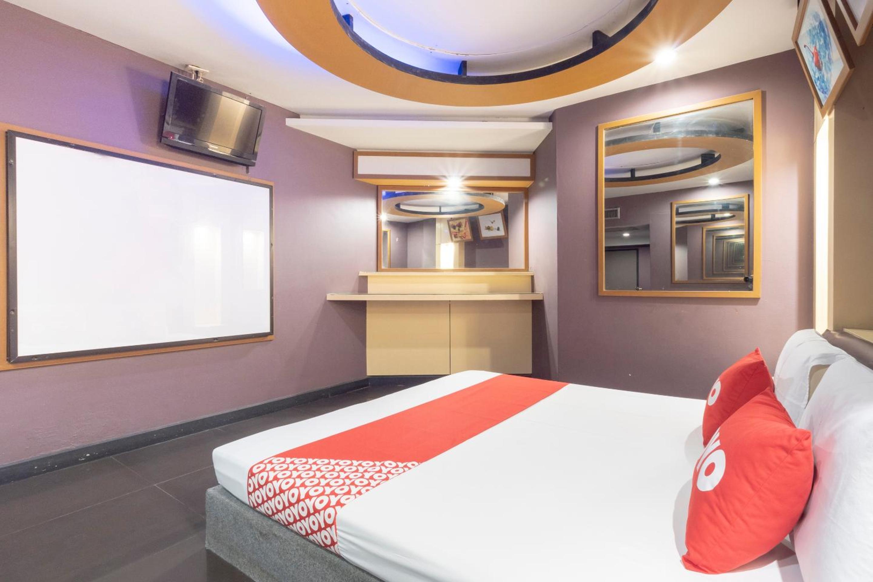 Deluxe Double Room - Photo 18
