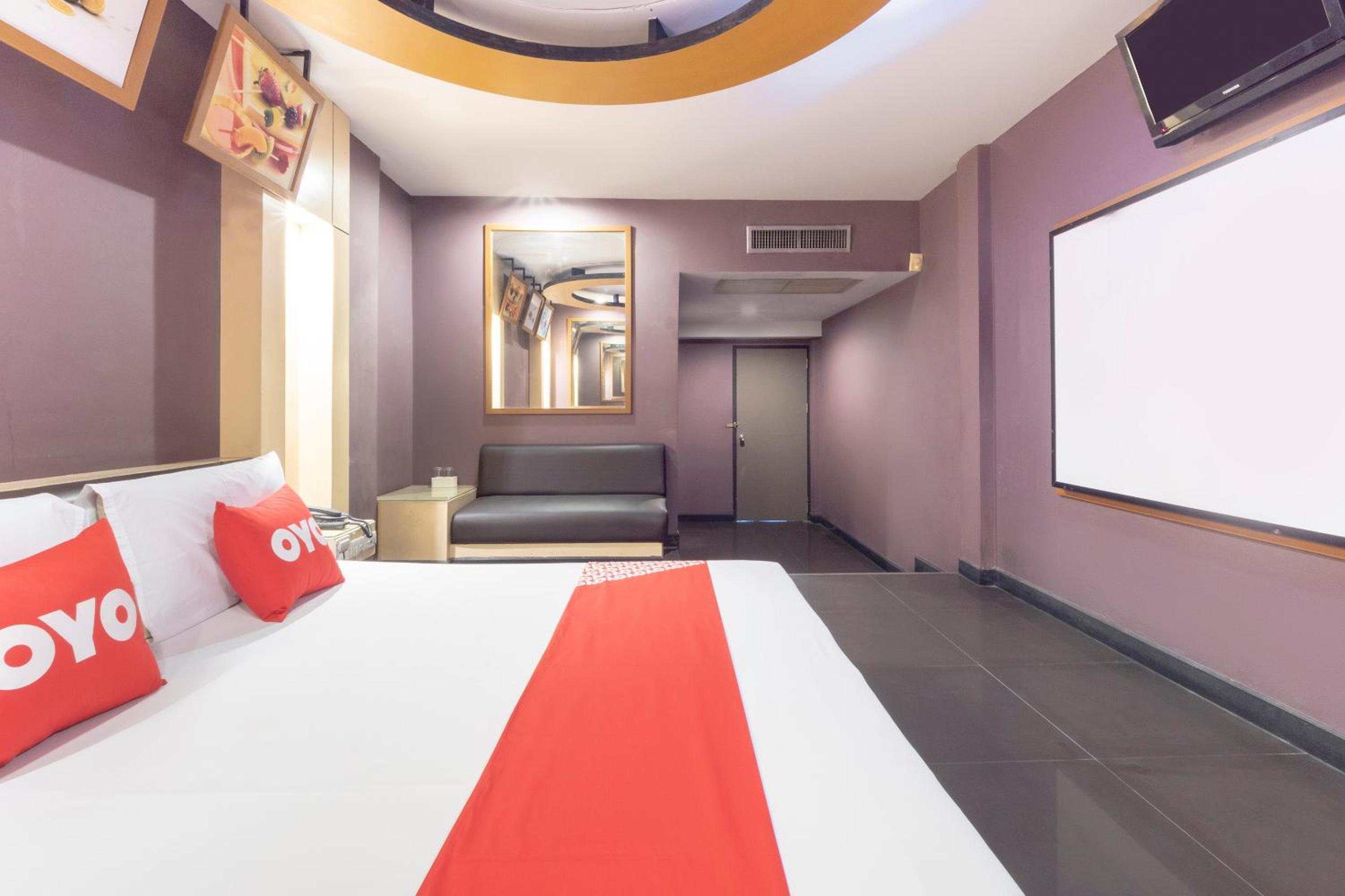 Deluxe Double Room - Photo 17