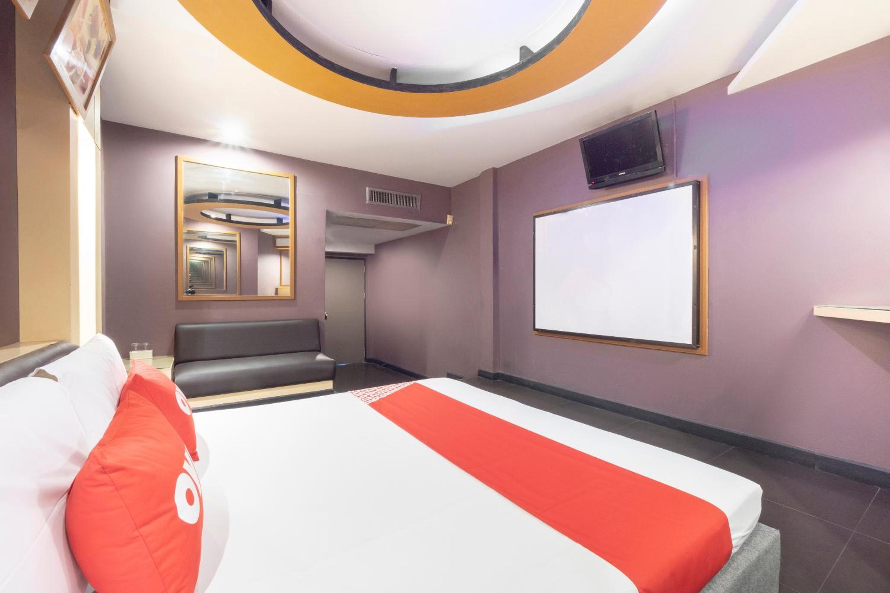 Deluxe Double Room - Photo 14