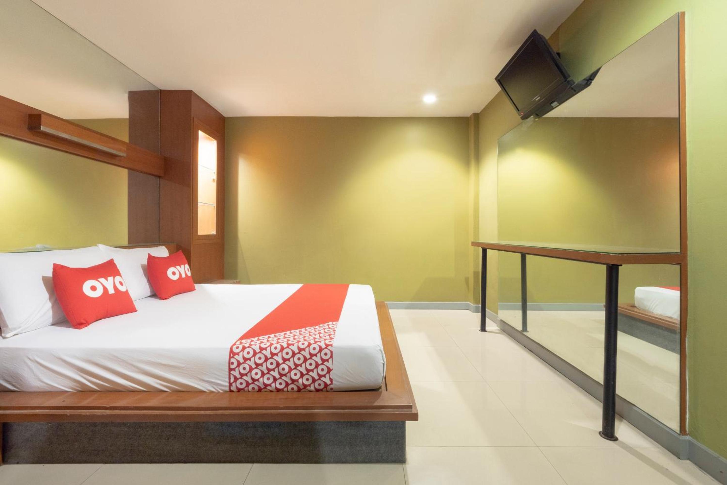 Deluxe Double Room - Photo 12