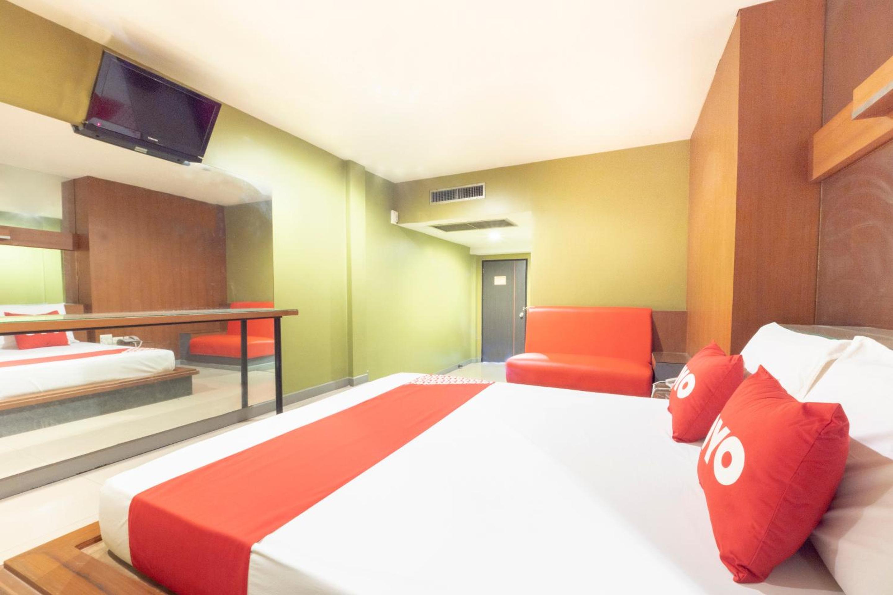 Deluxe Double Room - Photo 9