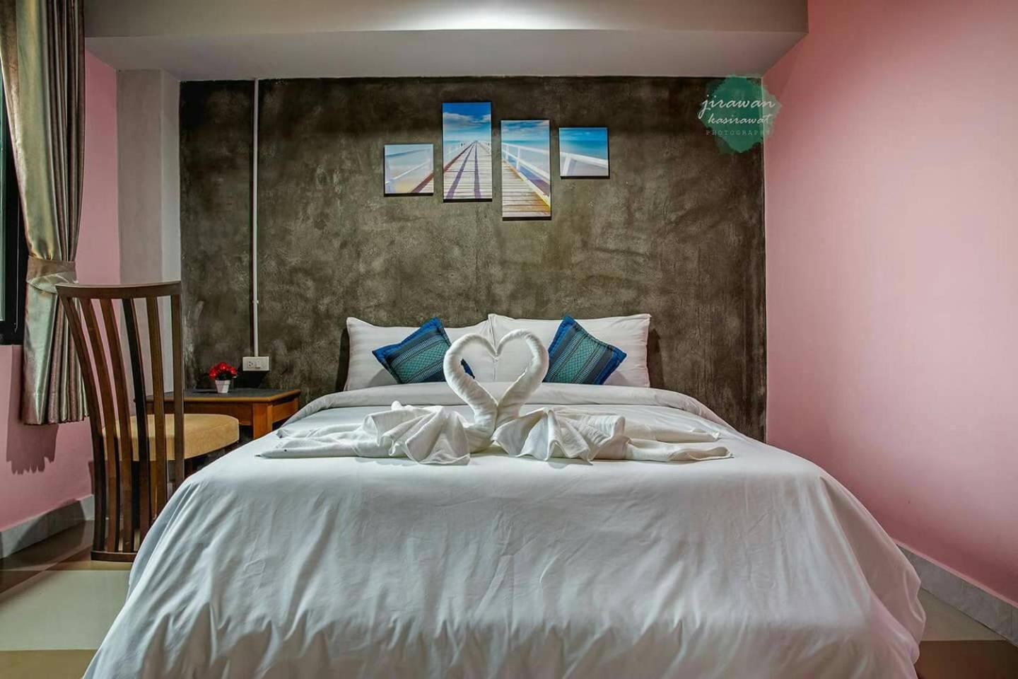 Standard Queen Room - Photo 4