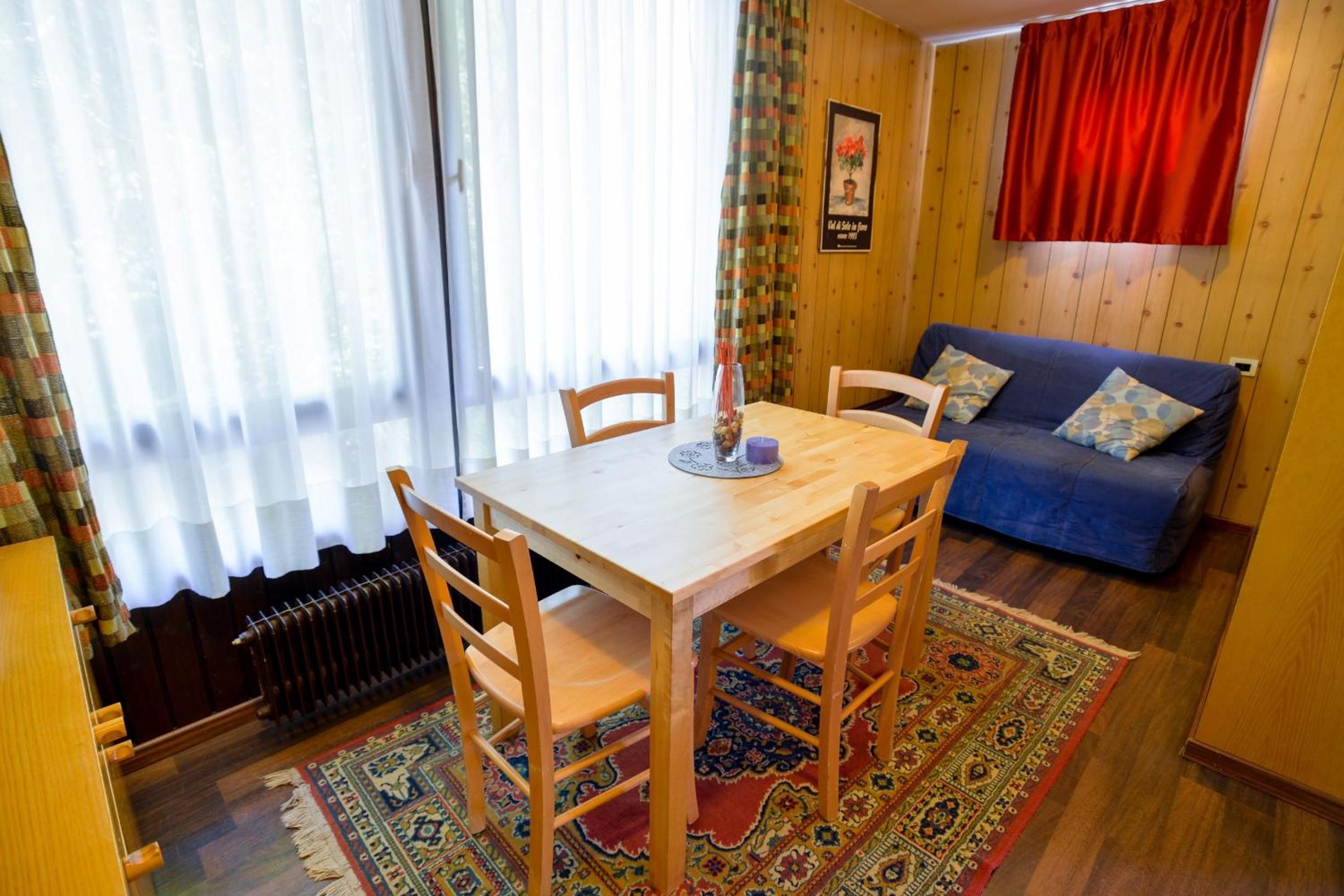 Apartment photo 2