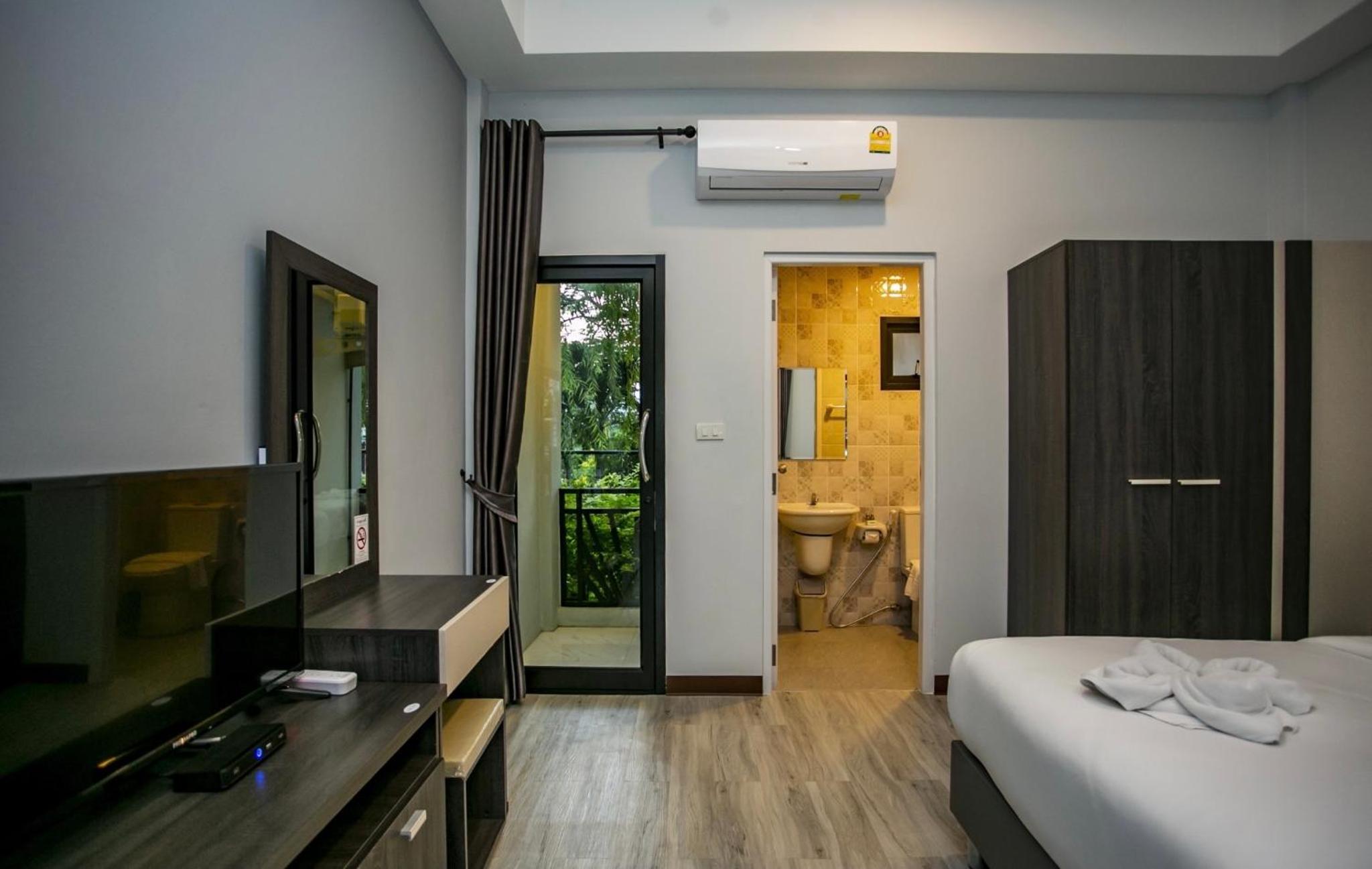 Deluxe Queen Room