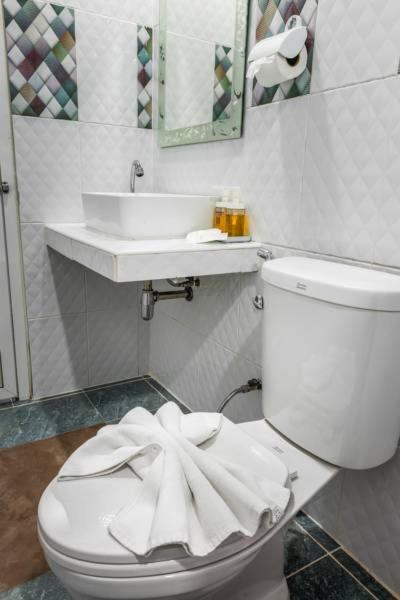 Standard Queen Room - Photo 6