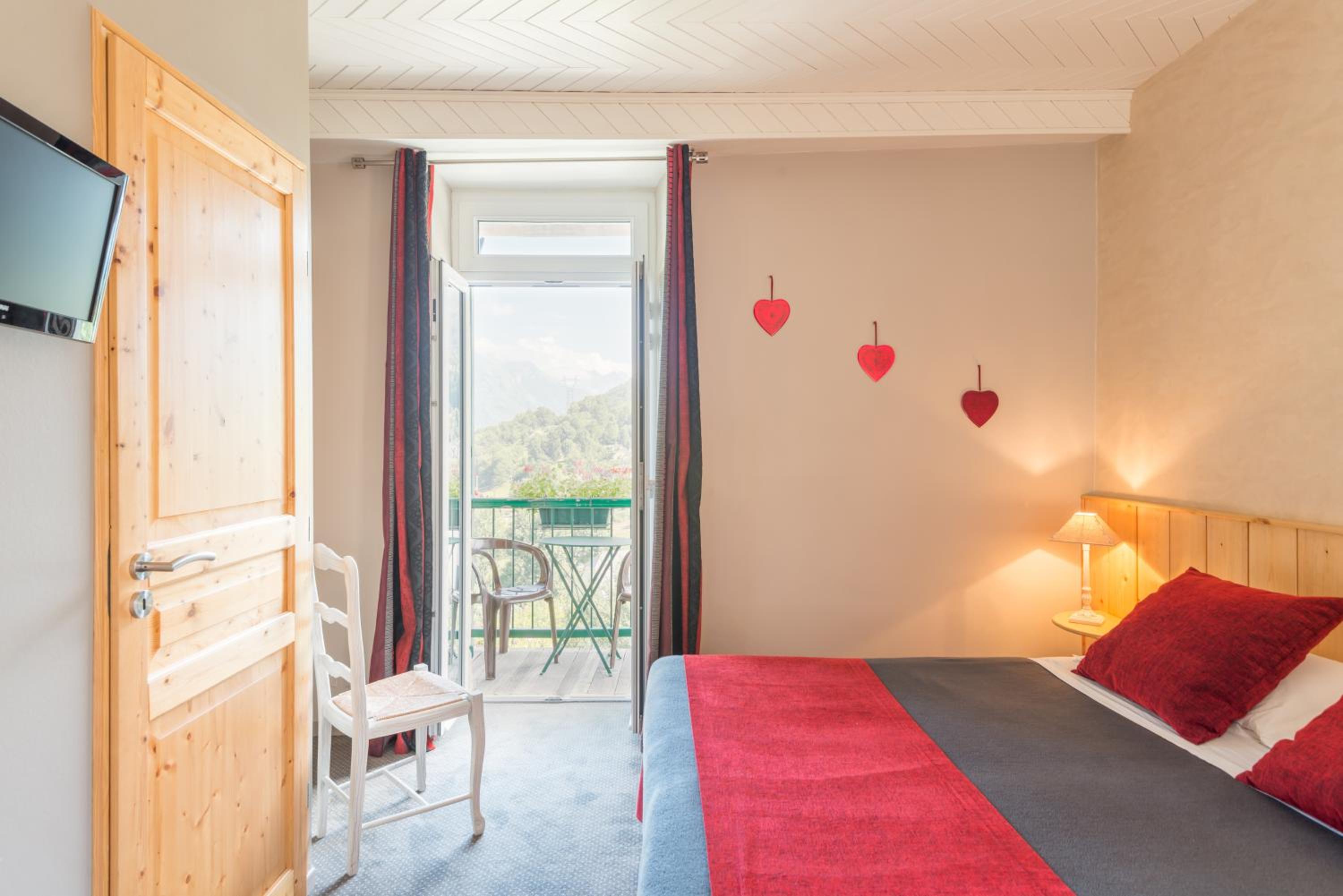 Superior Double or Twin Room with Mountain View