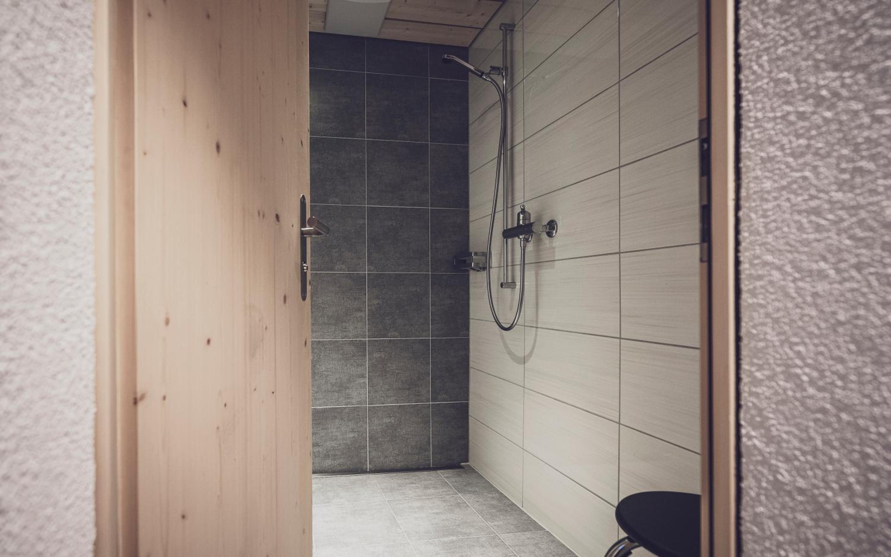 Twin Room with Shared Bathroom photo 3