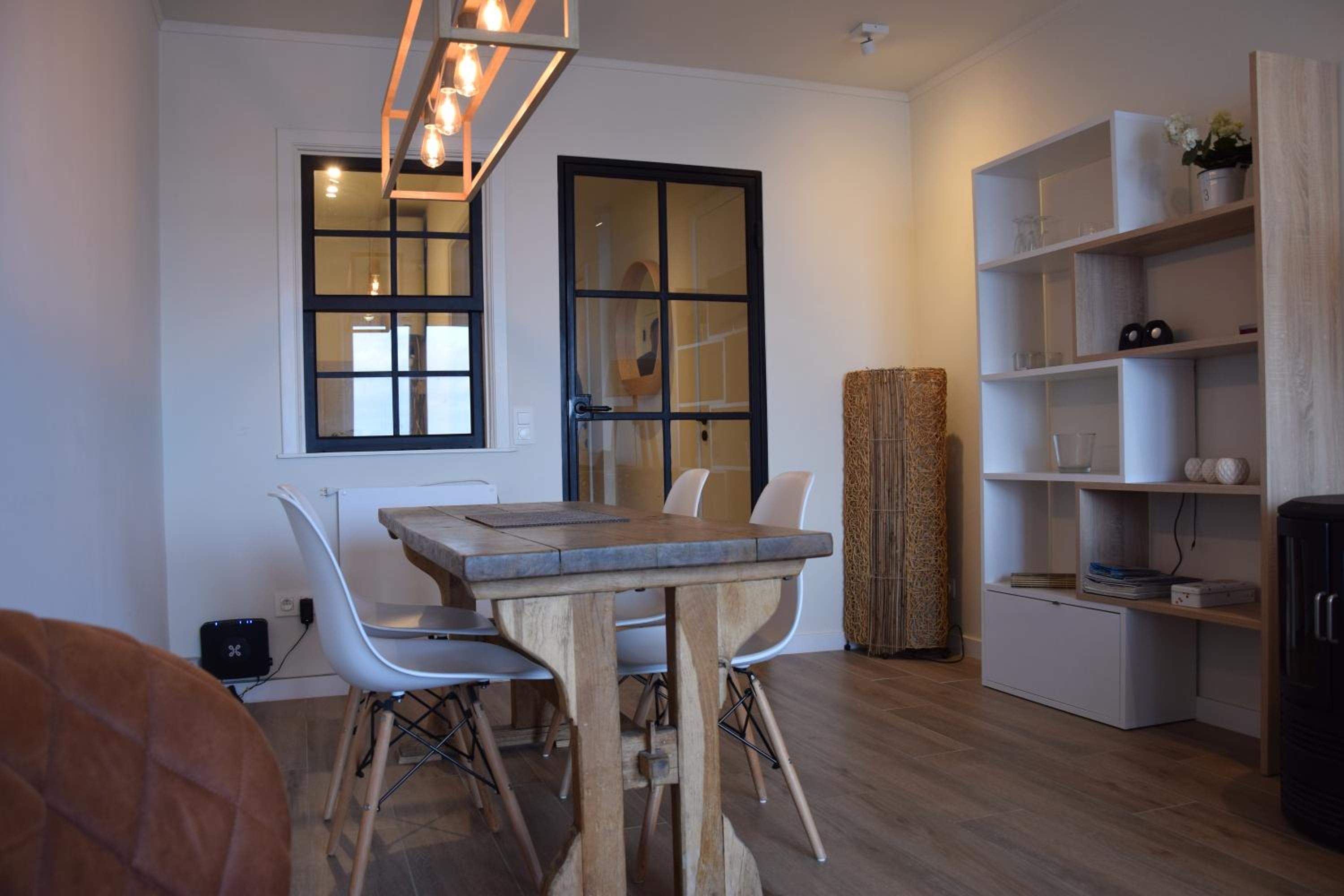 One-Bedroom Apartment - Photo 3