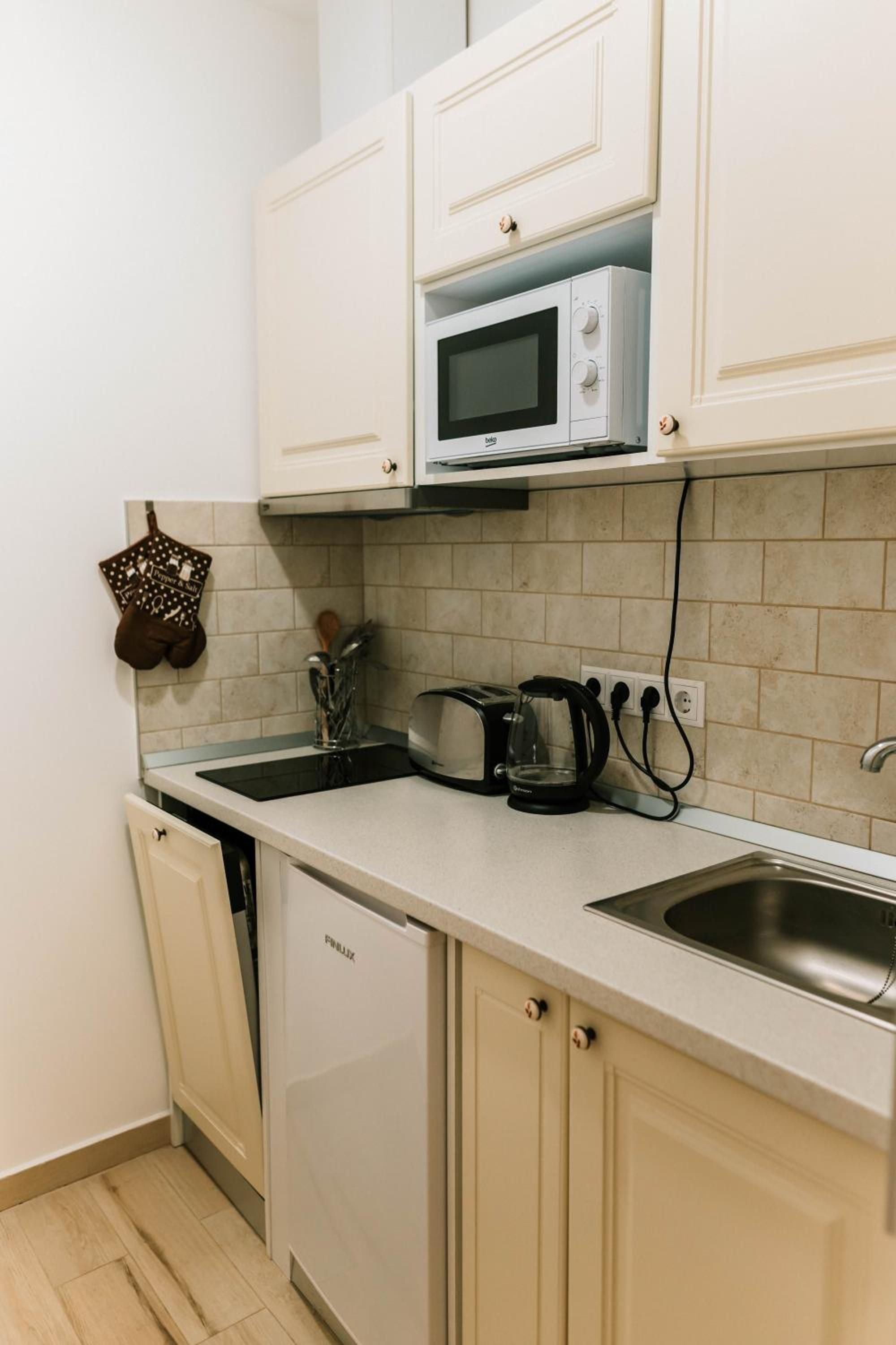 Studio Apartment - Photo 11