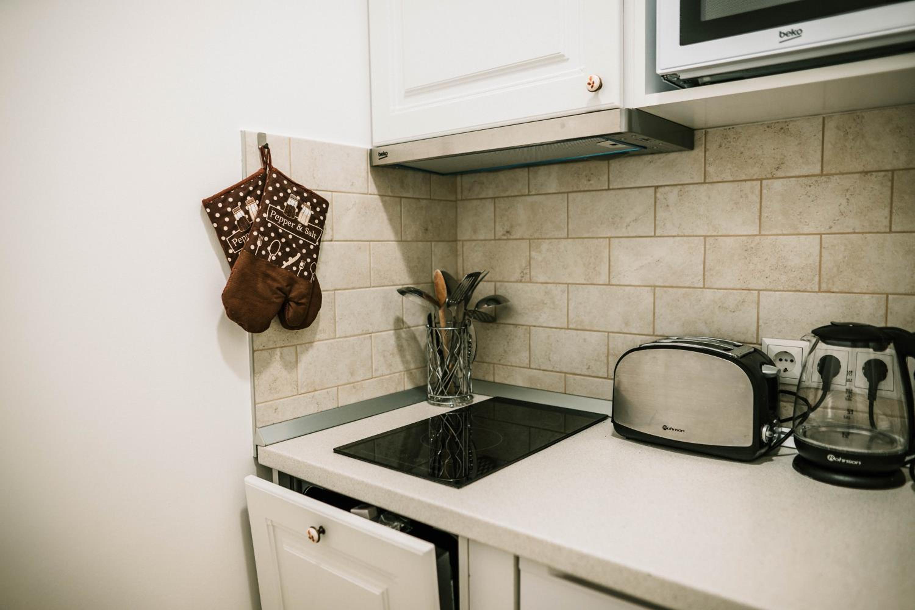 Studio Apartment - Photo 18