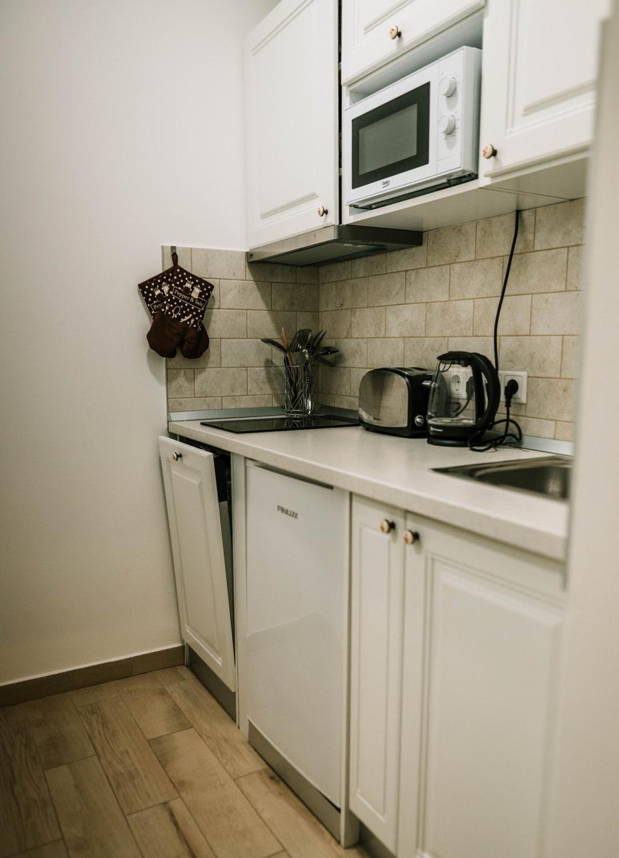 Studio Apartment - Photo 10