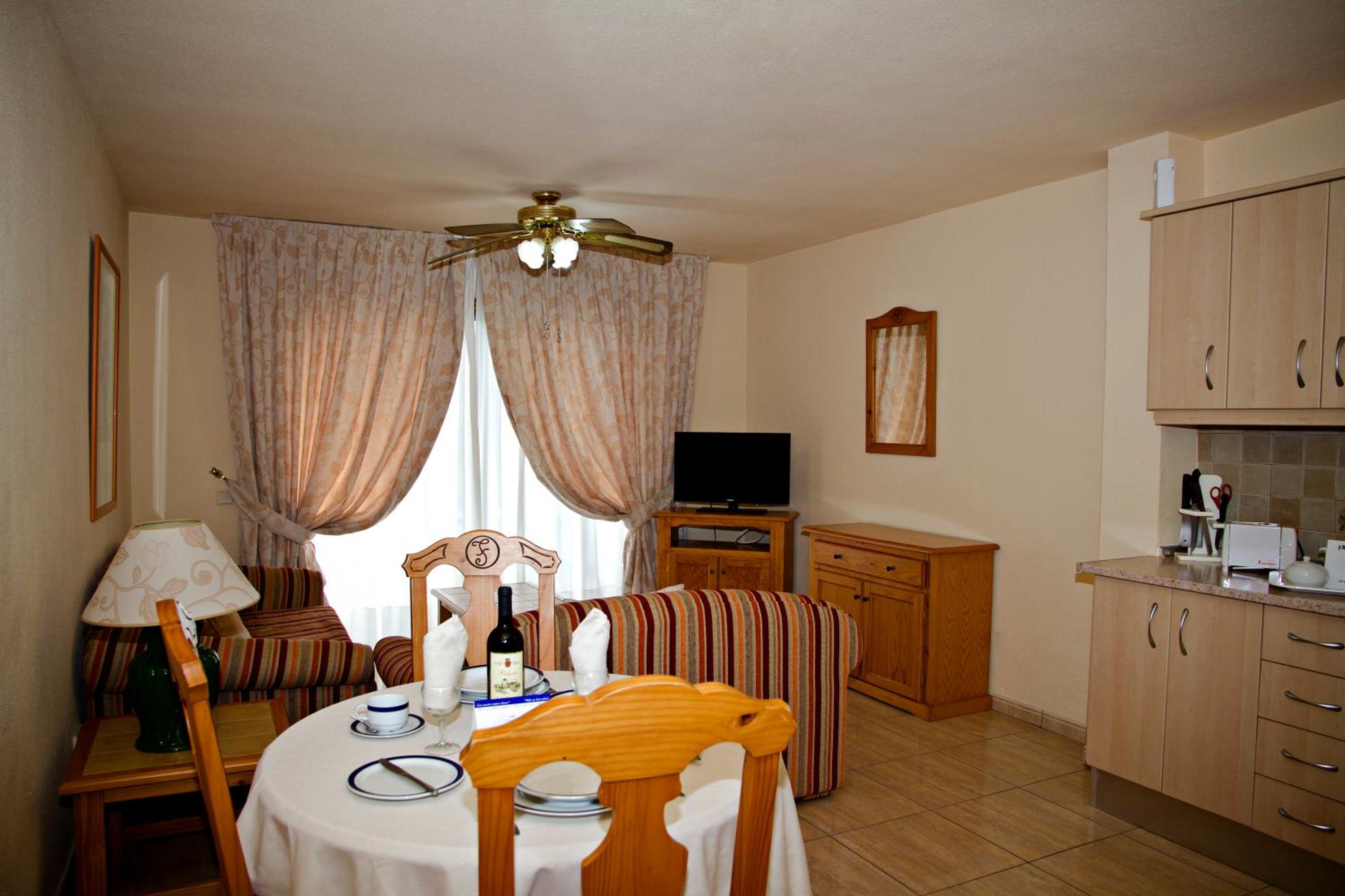 One-Bedroom Apartment photo 2