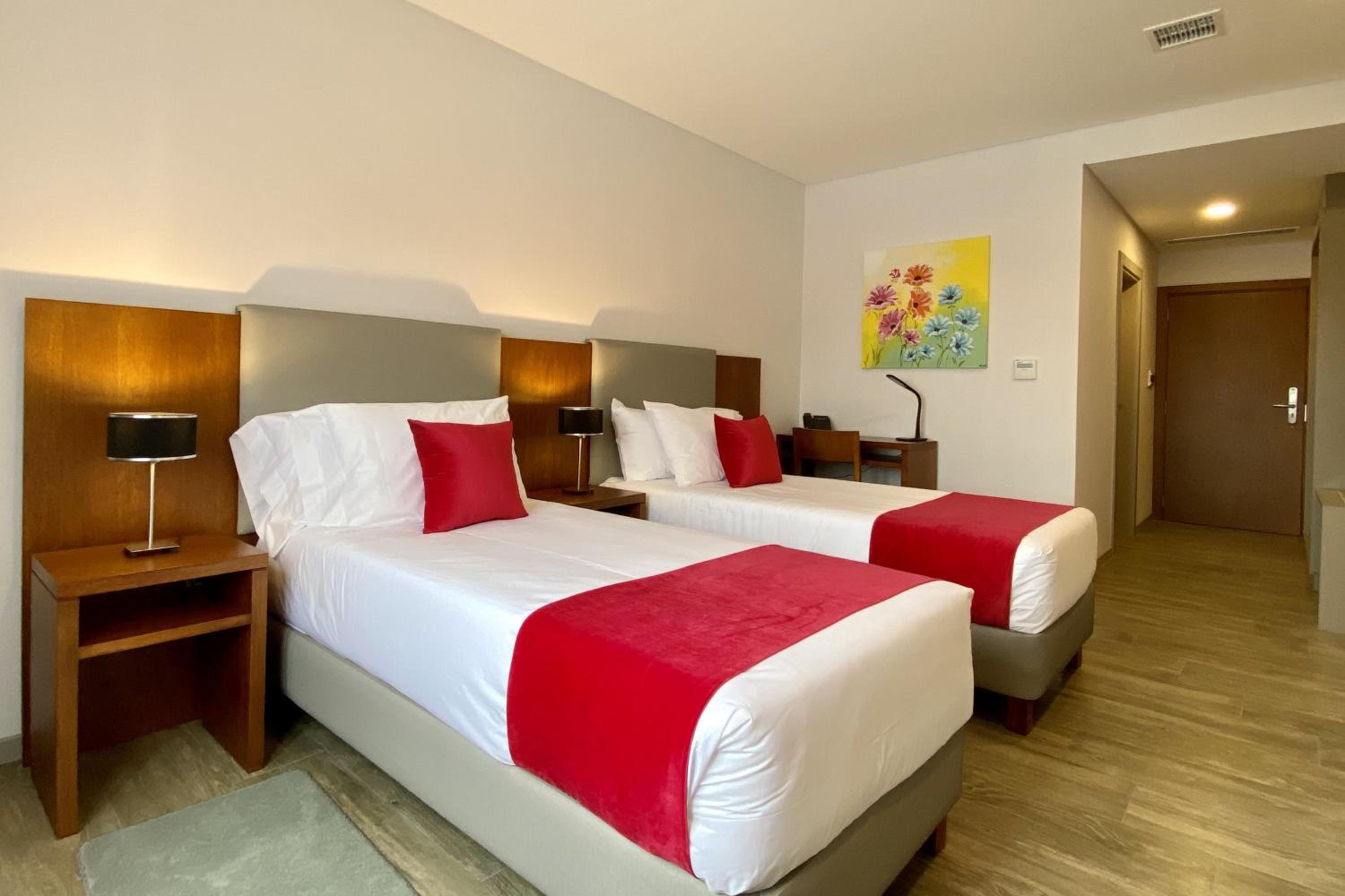 Twin Room with Private Bathroom photo 1