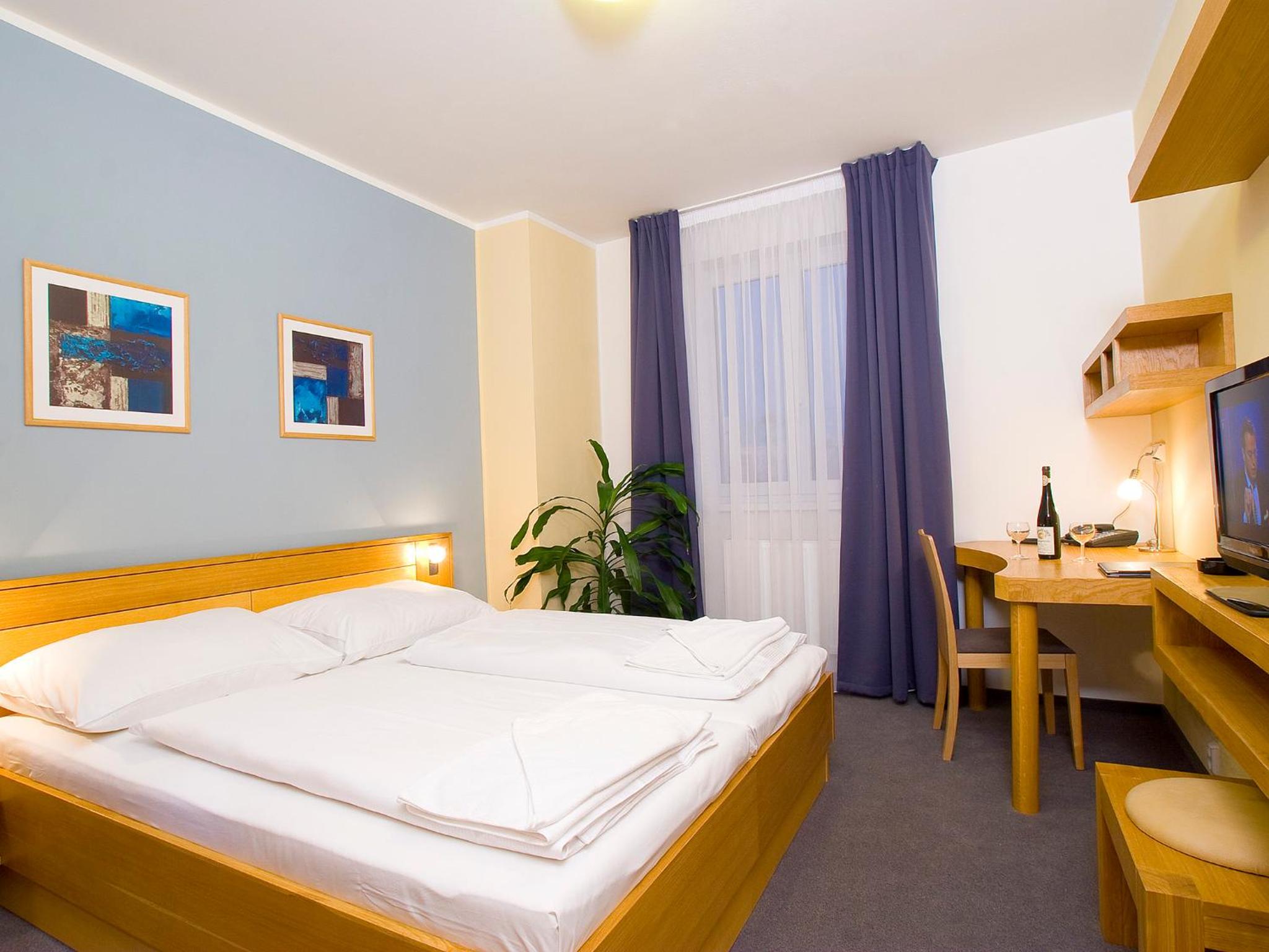 Standard Double or Twin Room photo 1