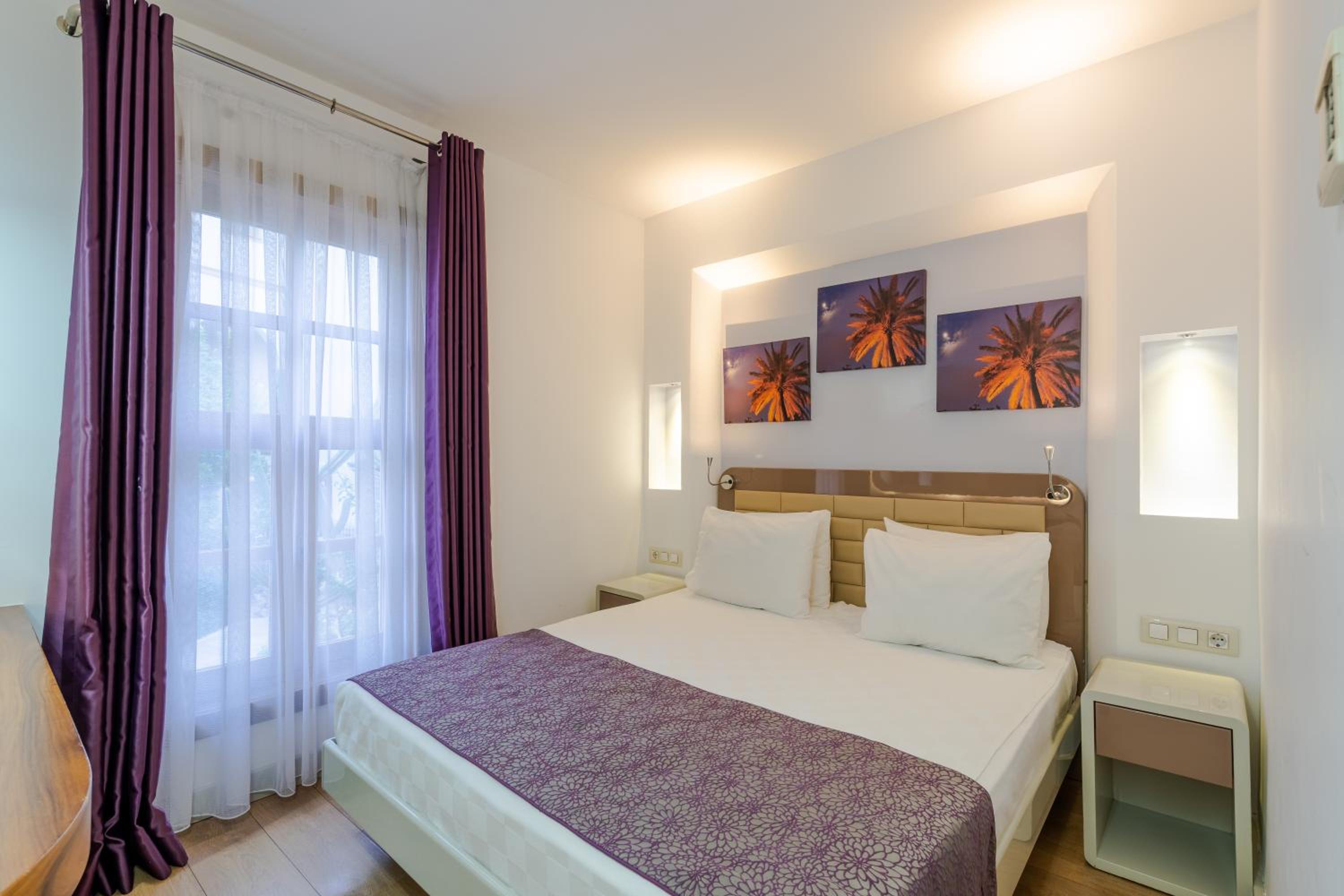 Economy Double Room - Photo 10
