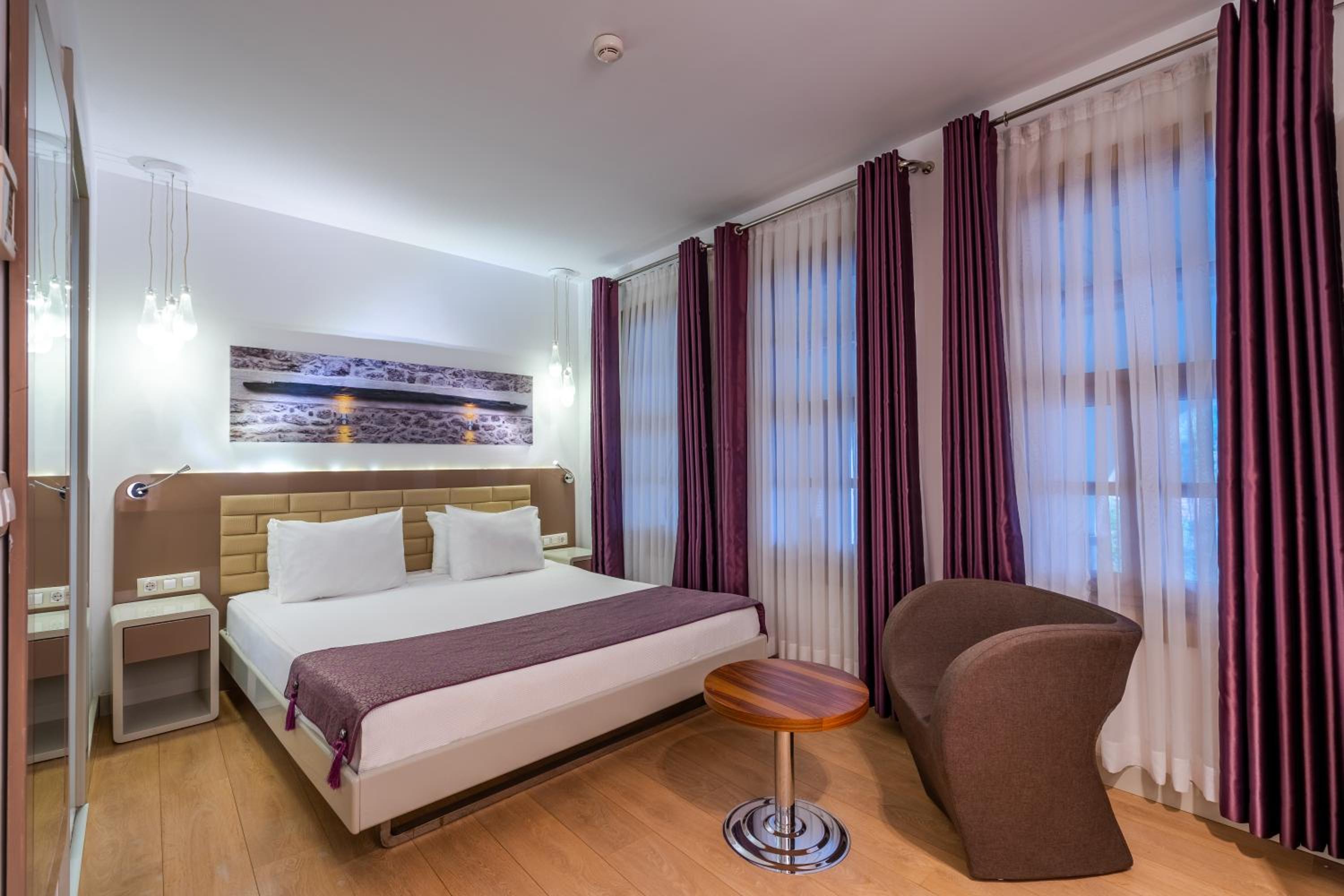 Standard Double Room - Photo 2