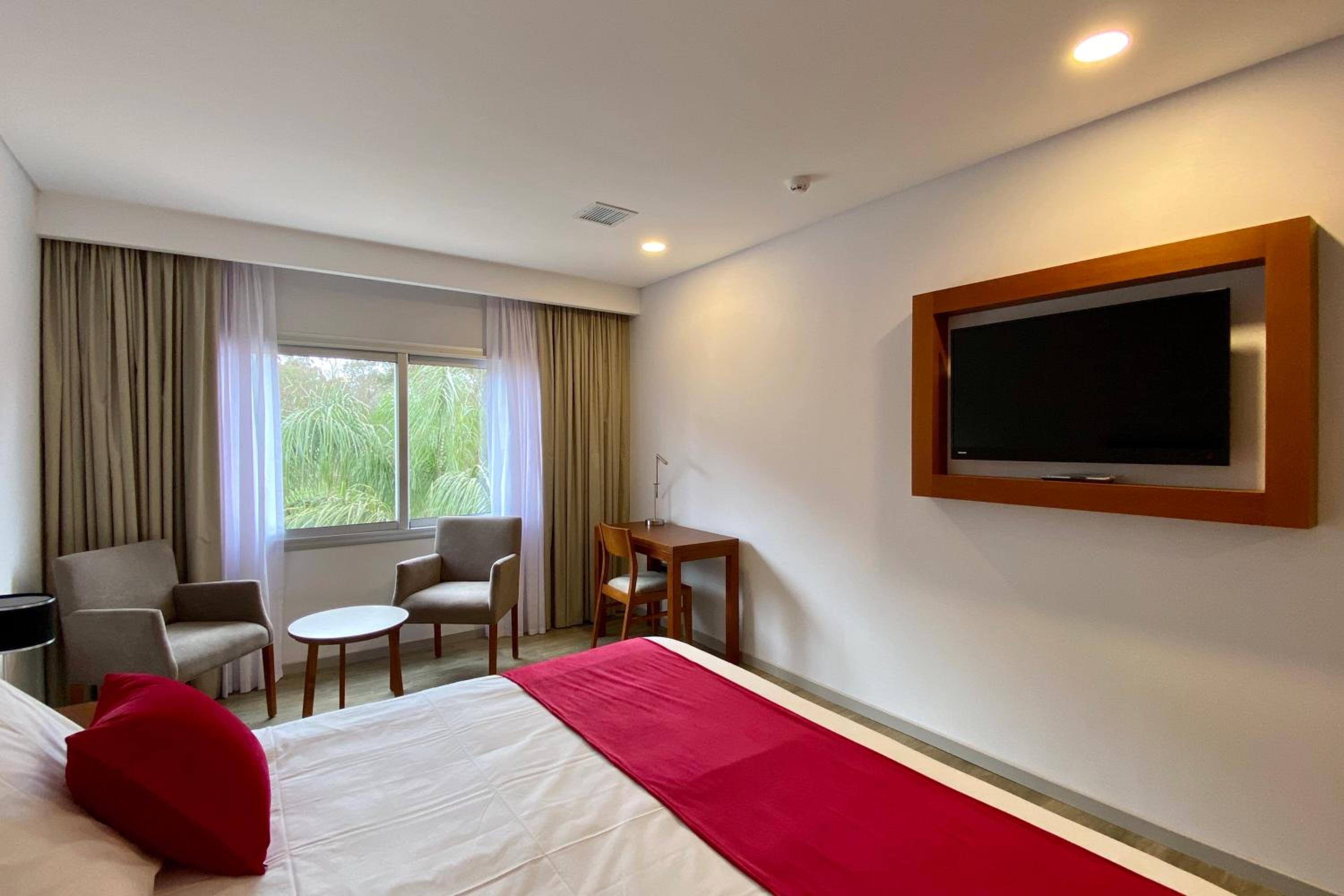 Standard King Room photo 2