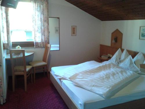 Double Room with Balcony photo 3
