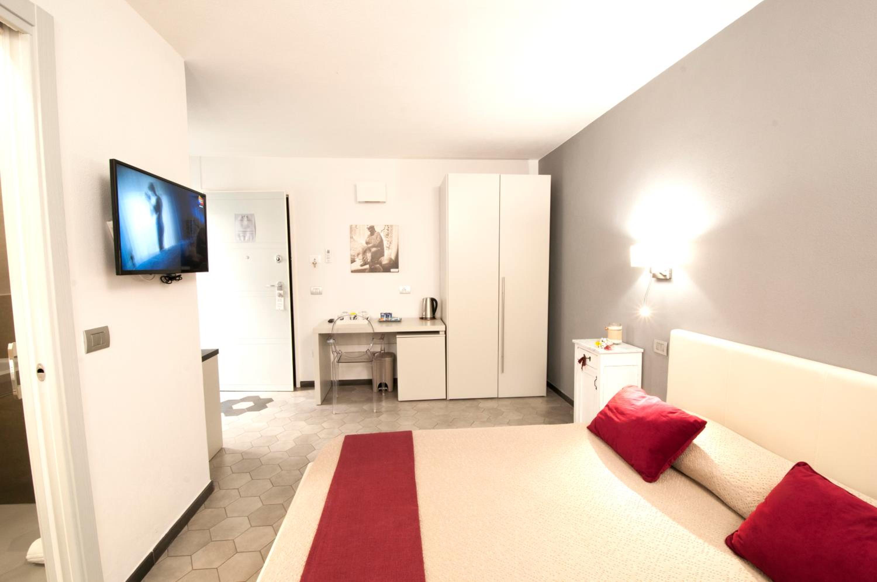 Standard Double Room photo 2