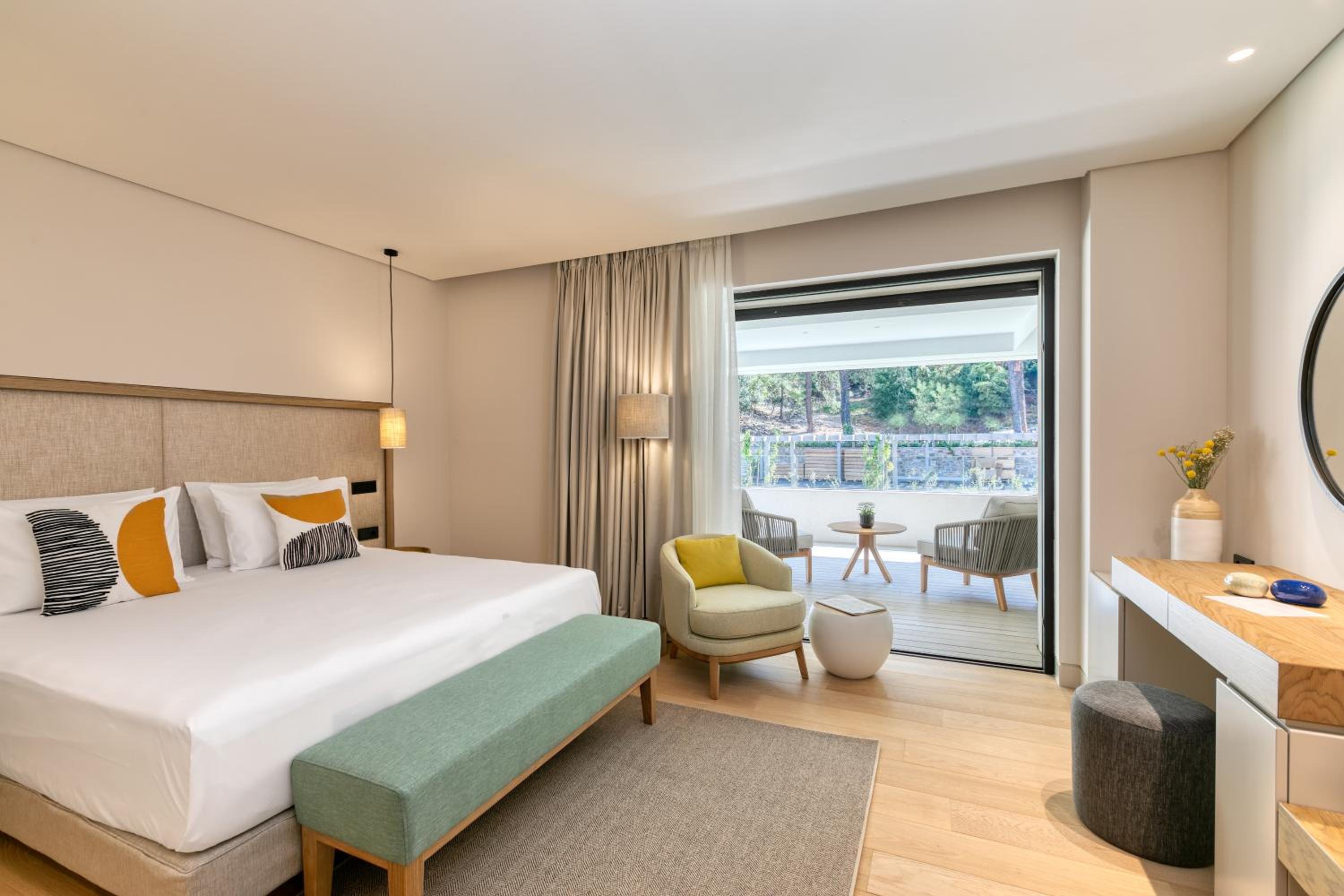 Suite with Garden View