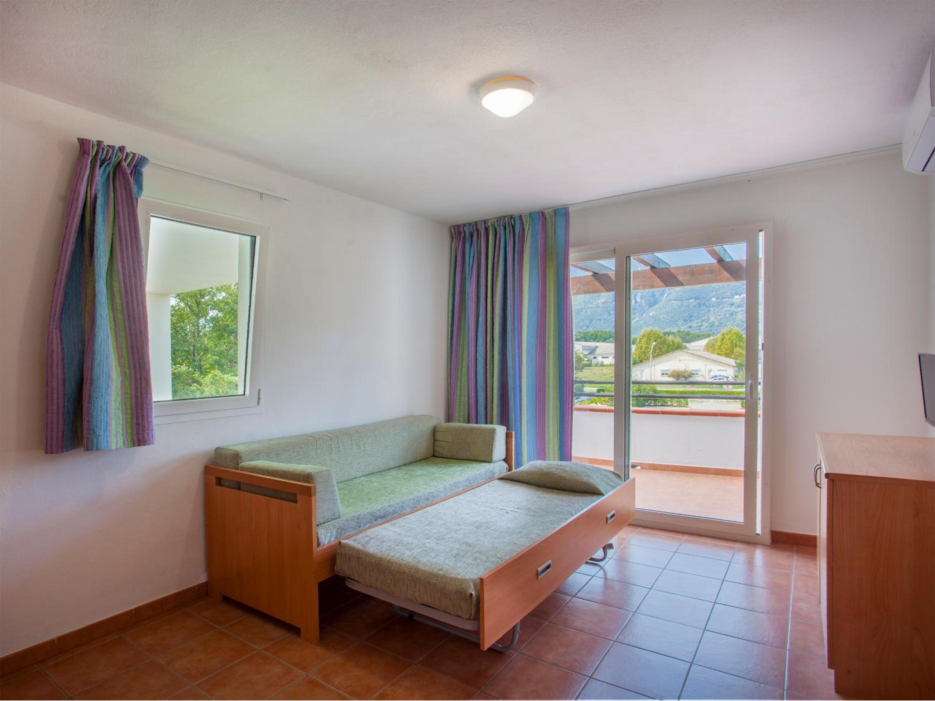 One-Bedroom Apartment (2-4 Adults) - Photo 8