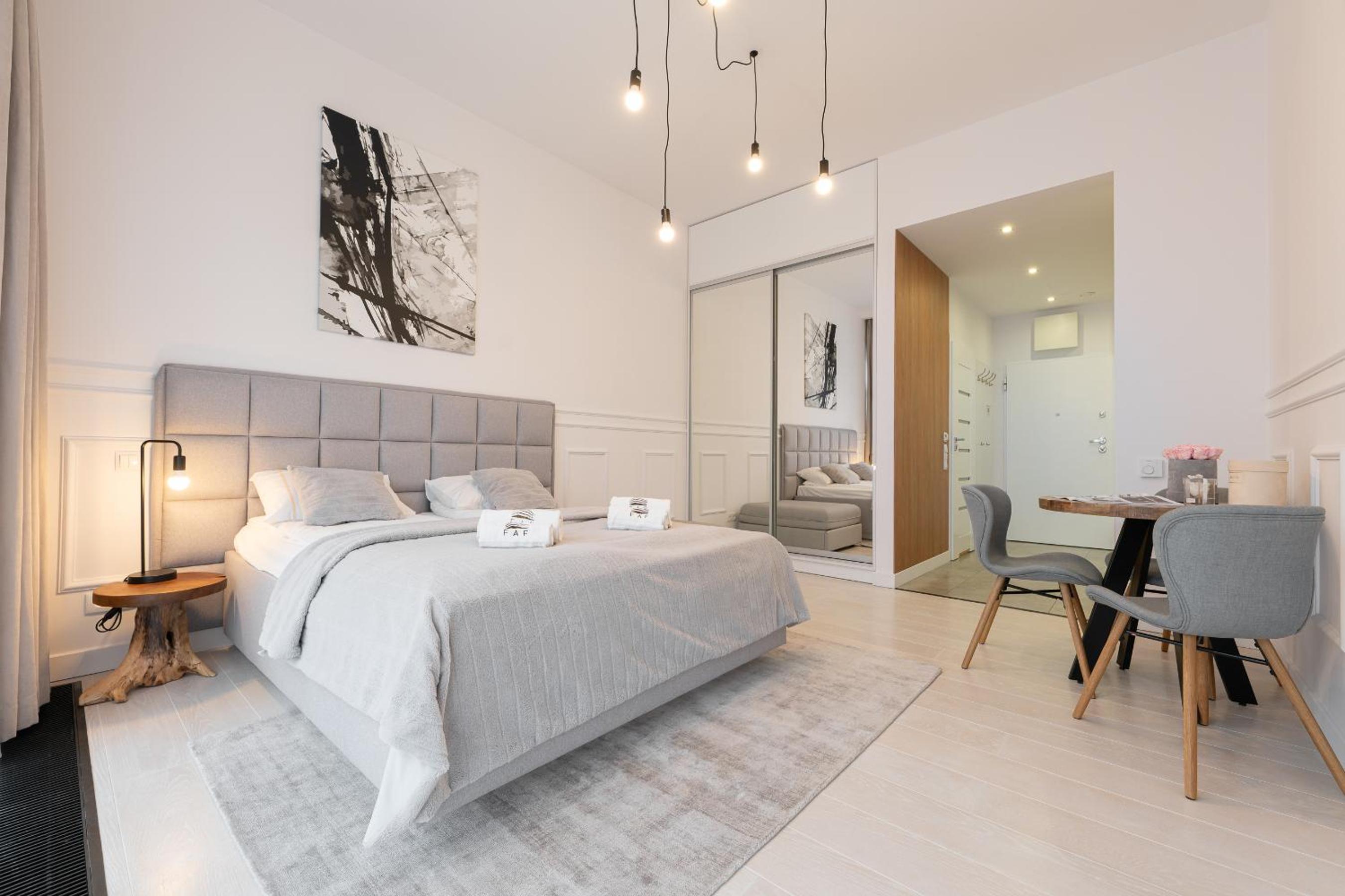 Studio Apartment - VI