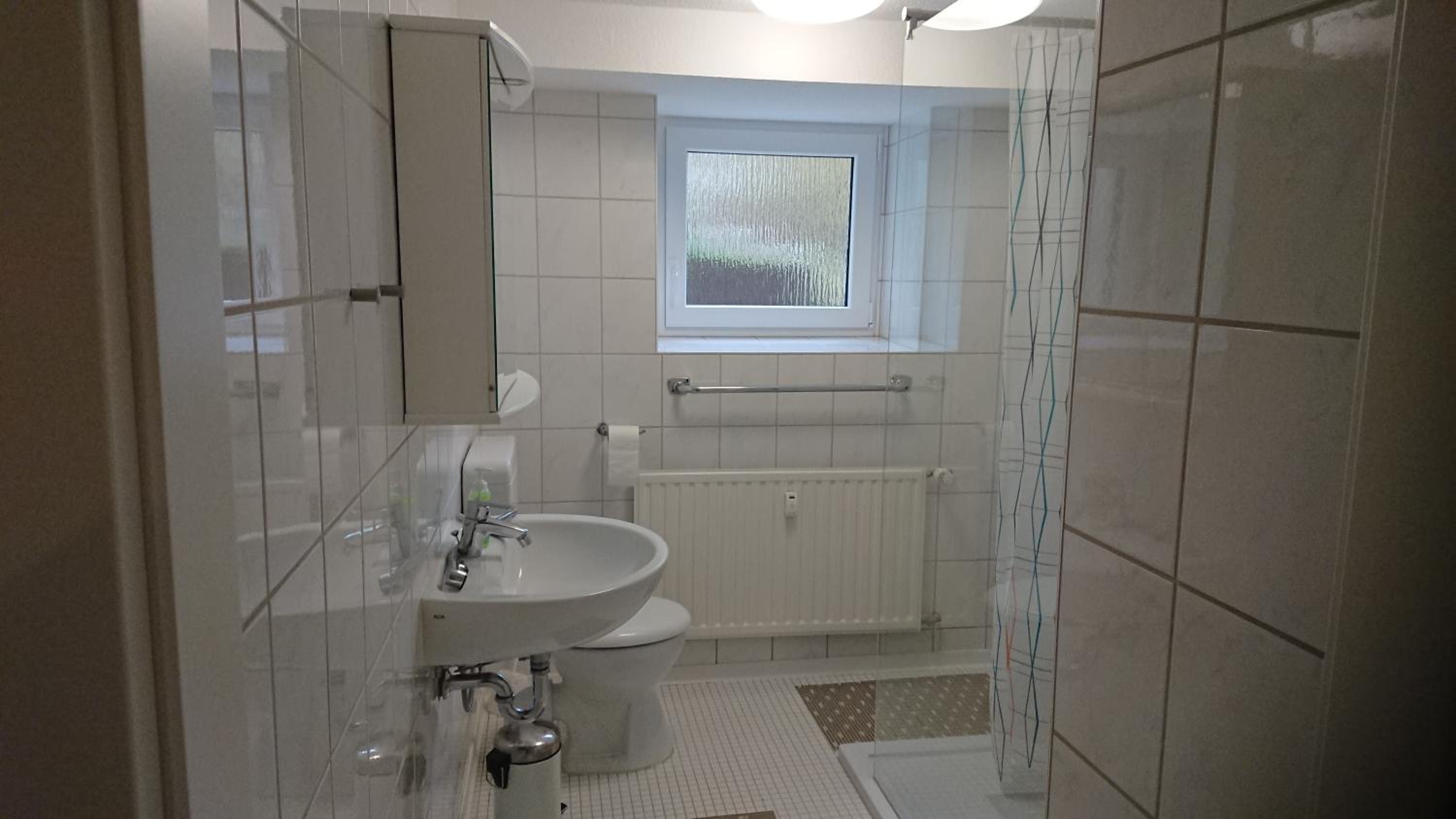 Apartment with Shower - Photo 5
