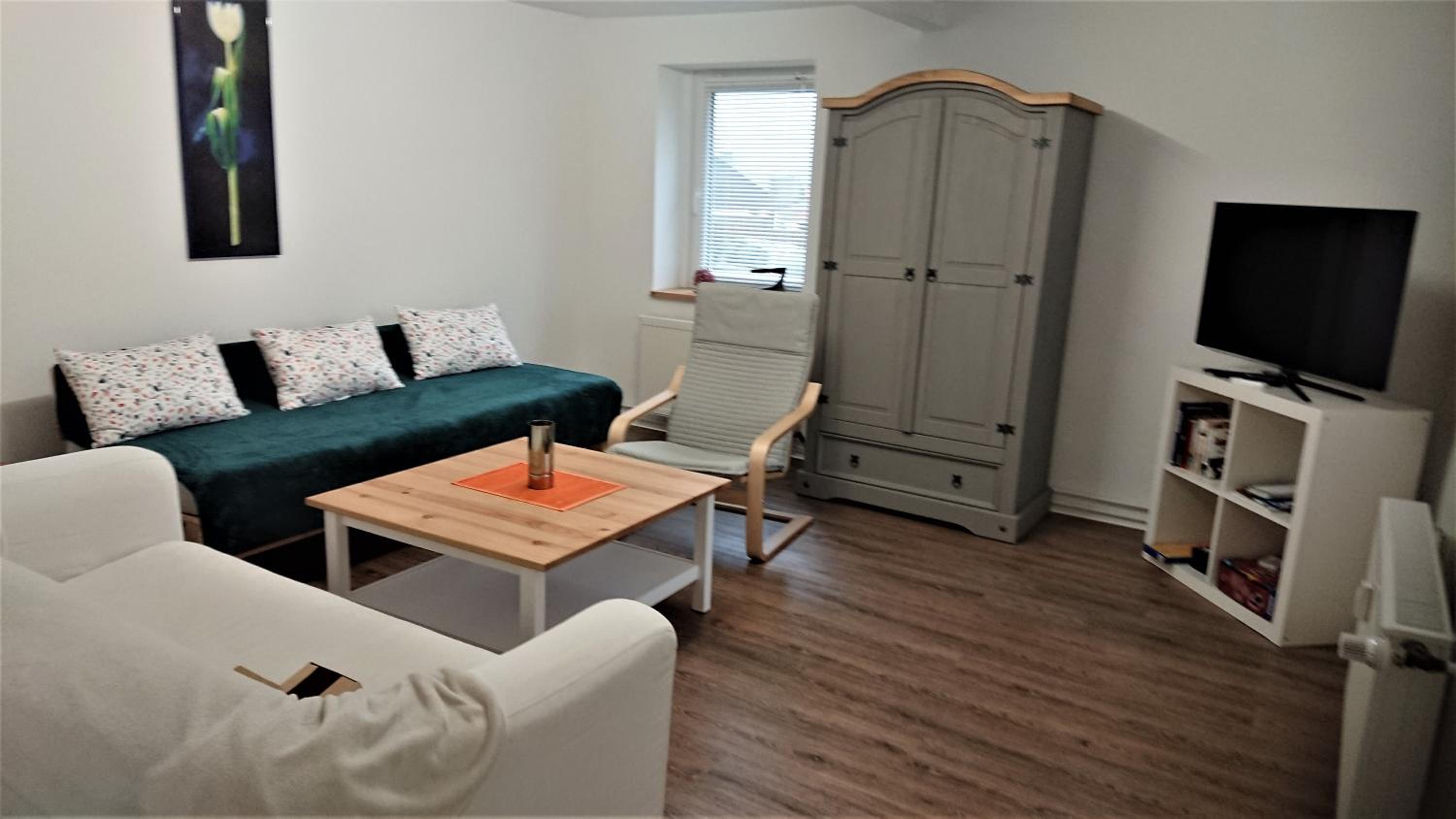Apartment with Shower - Photo 8