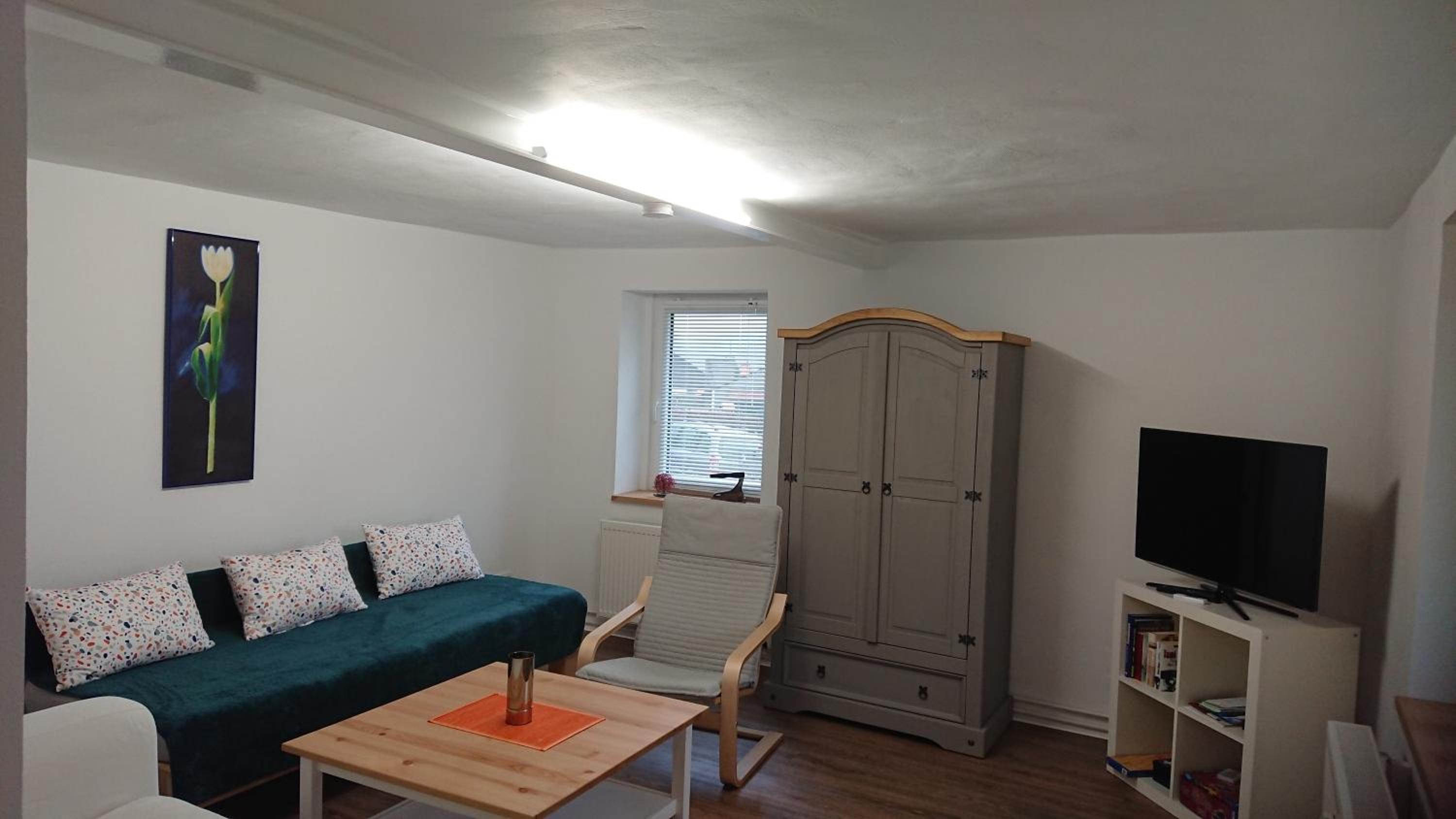 Apartment with Shower - Photo 9