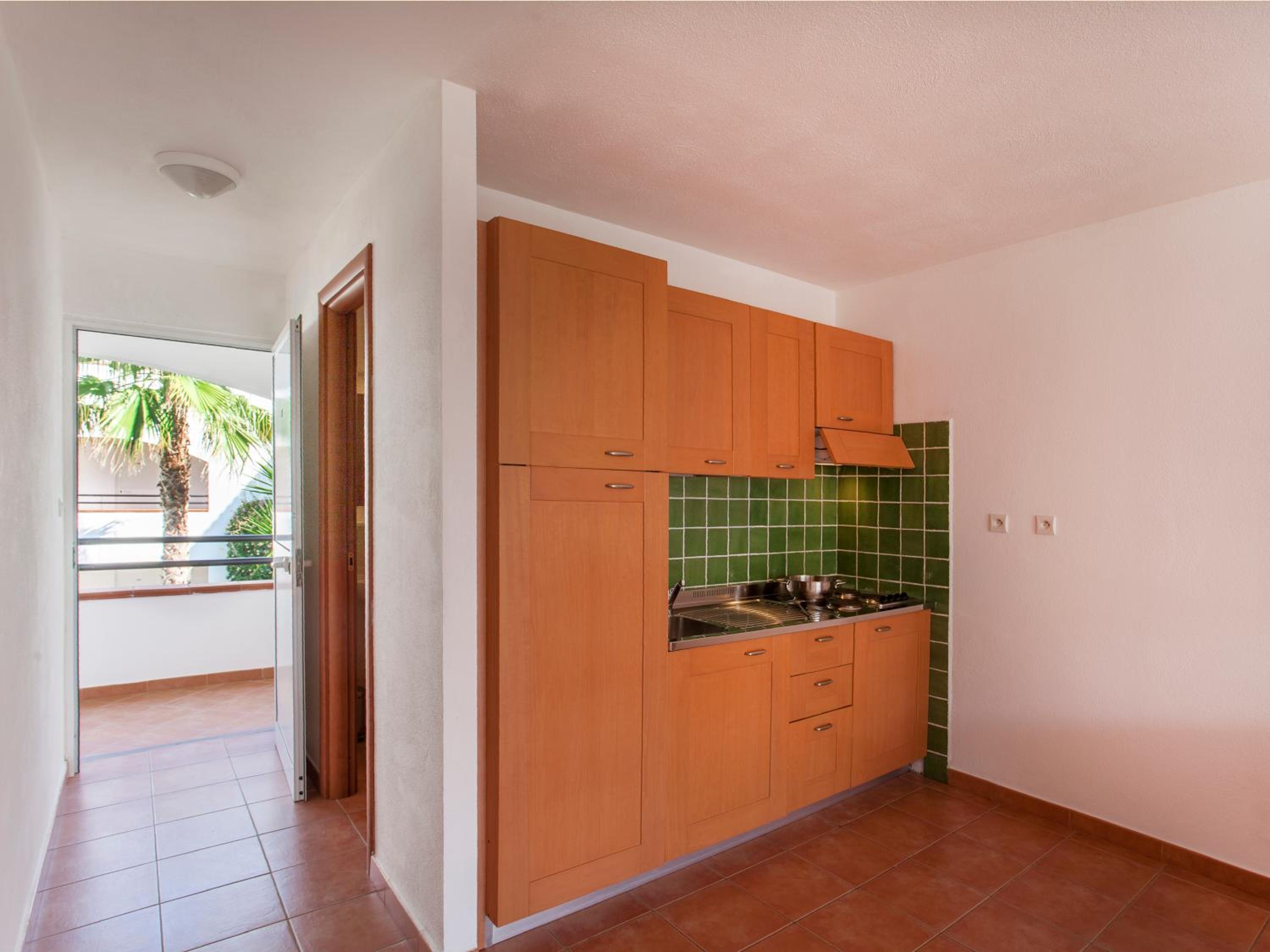 Two-Bedroom Apartment (6 Adults) - Photo 9