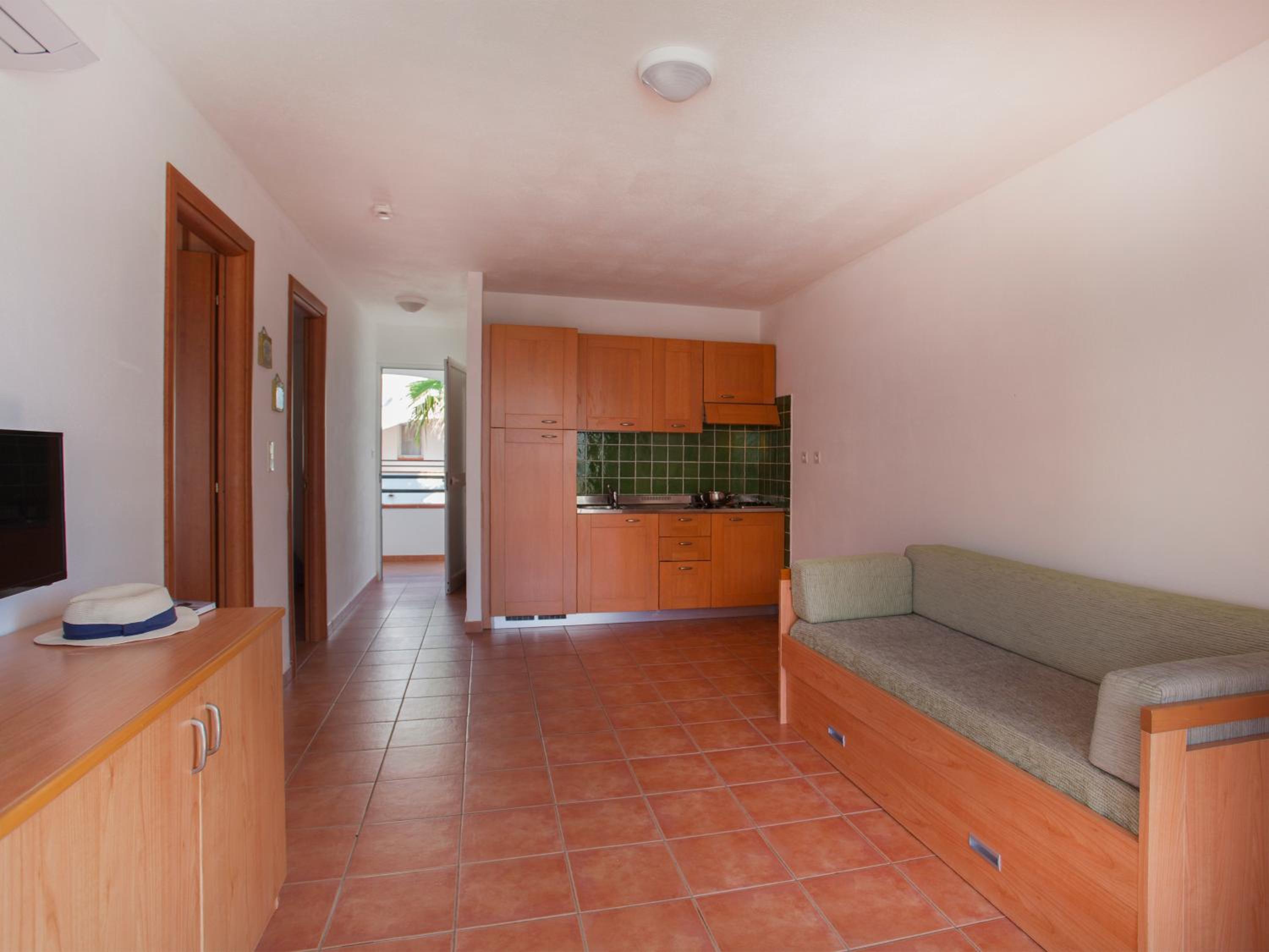 Two-Bedroom Apartment (6 Adults) - Photo 8