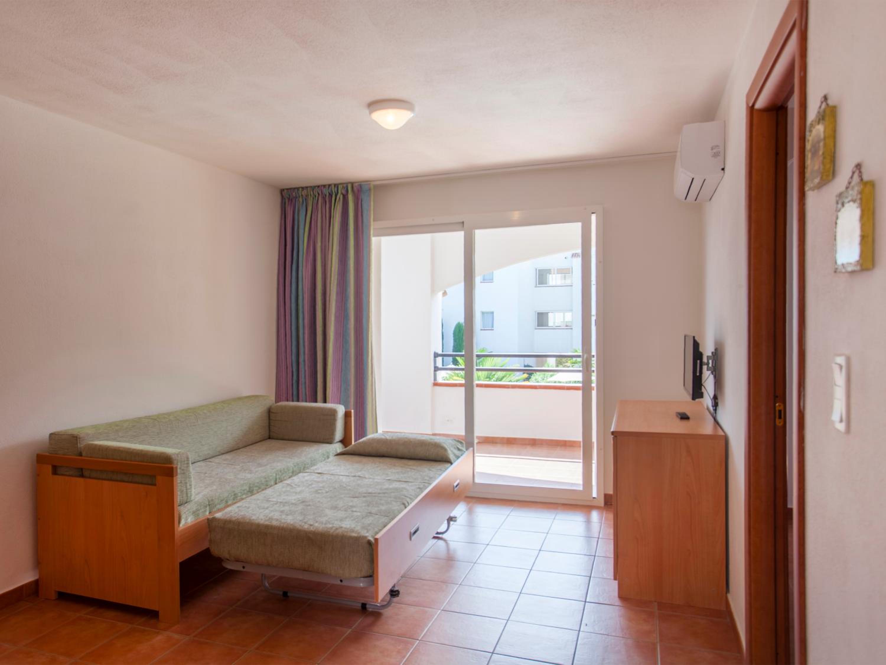 Two-Bedroom Apartment (6 Adults) - Photo 10