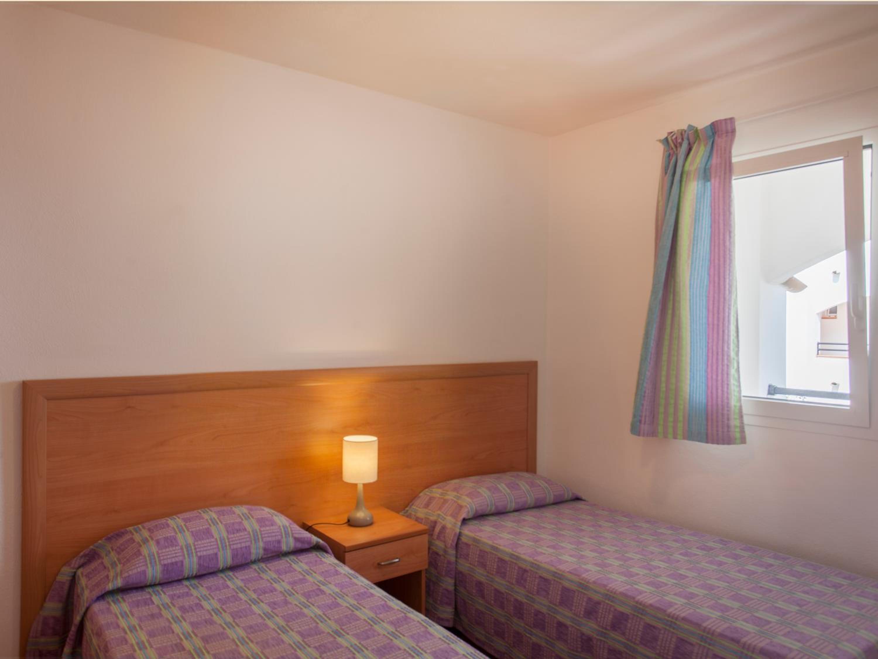 Two-Bedroom Apartment (6 Adults) - Photo 5