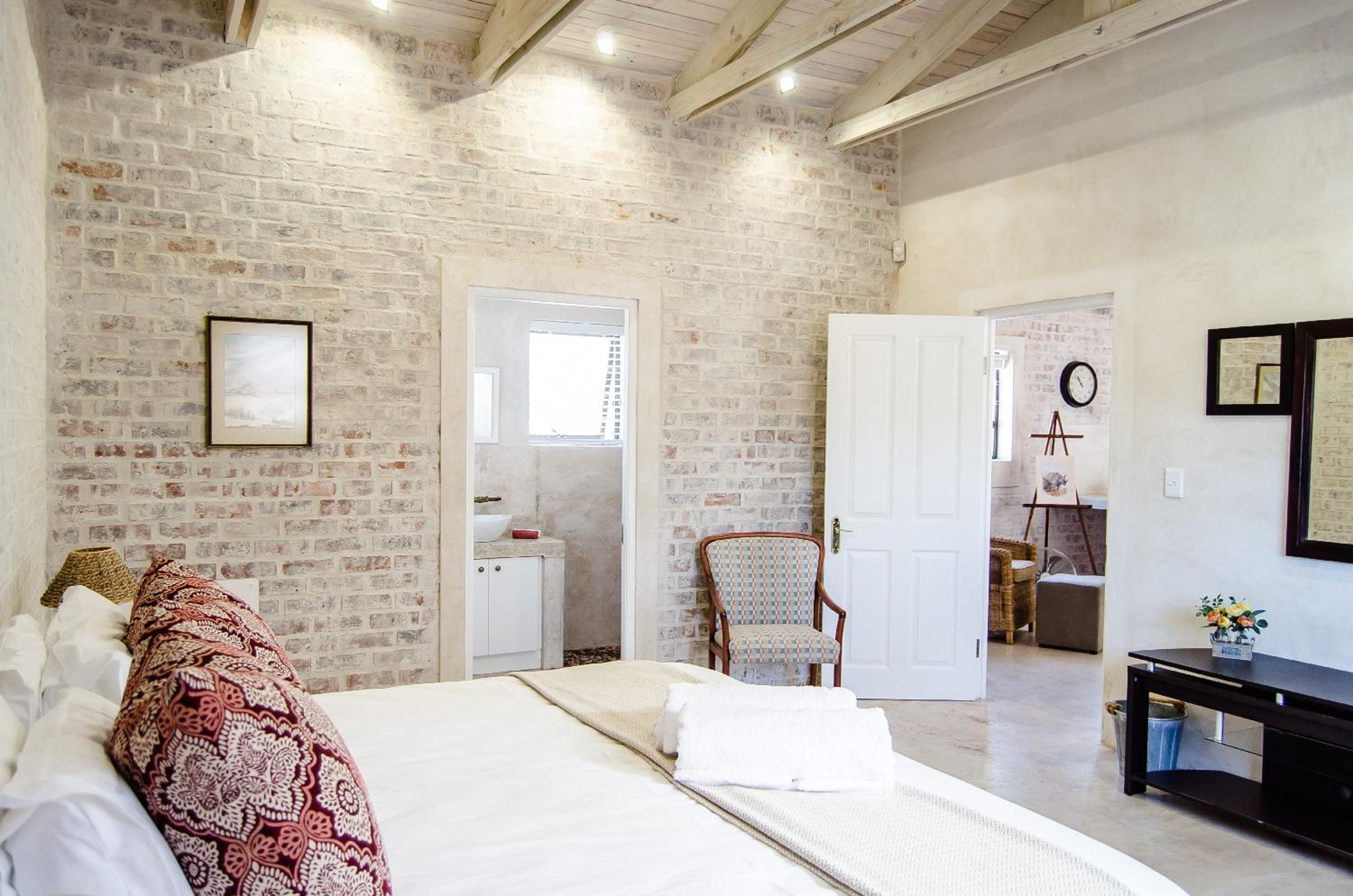 One-Bedroom Apartment - Photo 19
