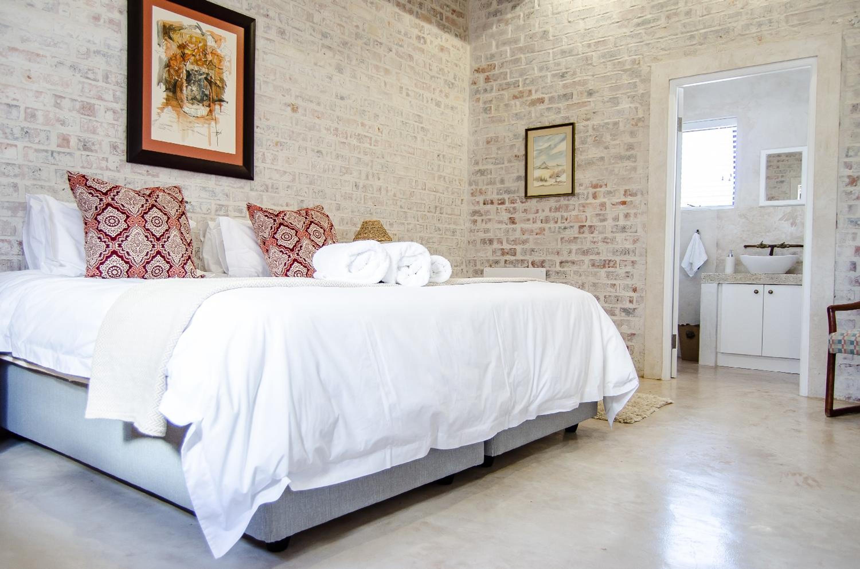 One-Bedroom Apartment - Photo 15