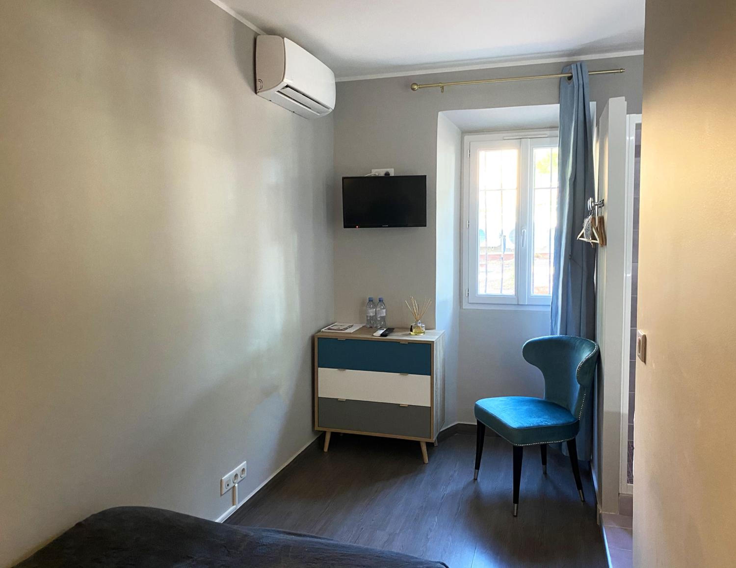 Single Room photo 3
