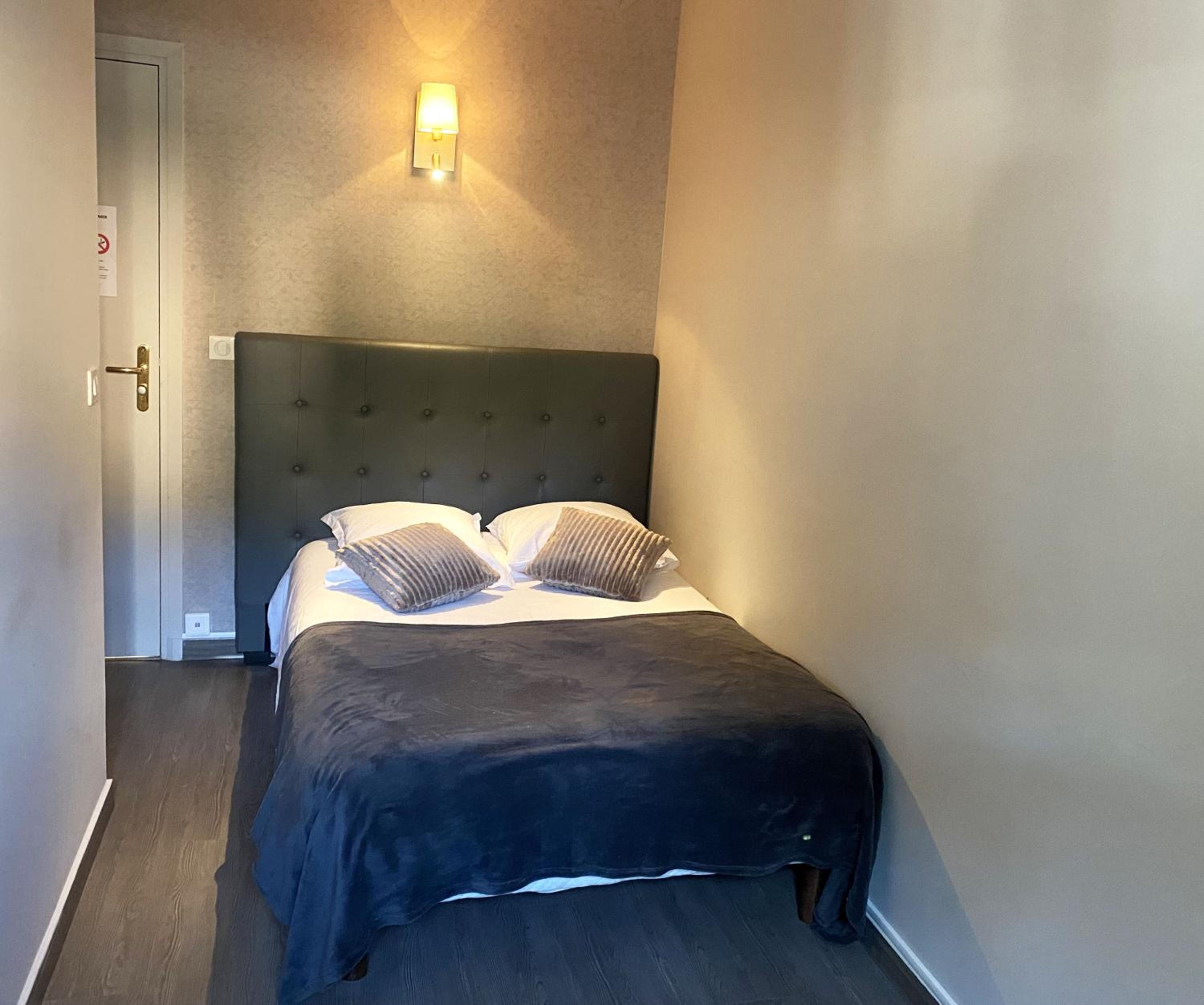 Single Room photo 2