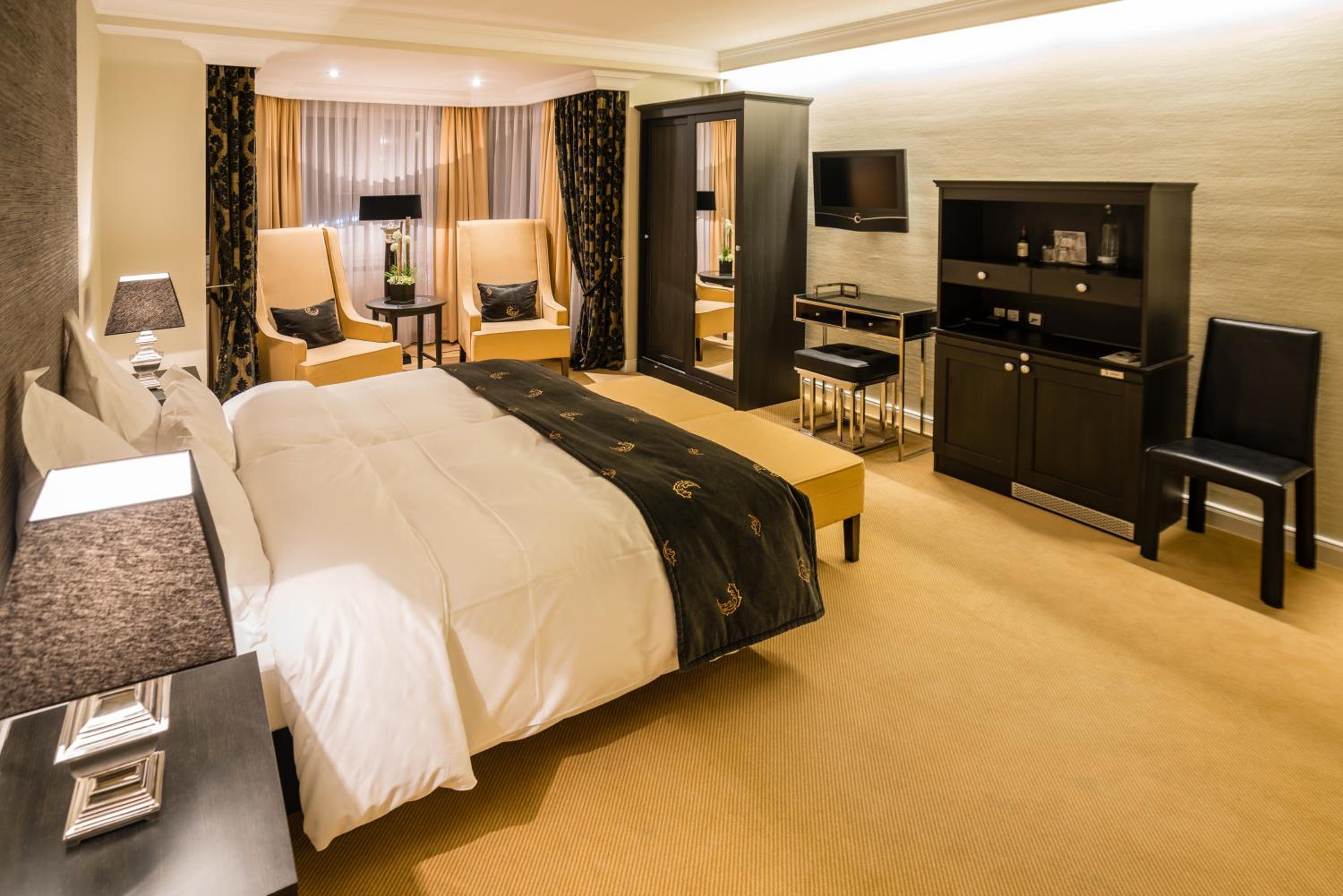 Deluxe King Size Double Room - Photo 4
