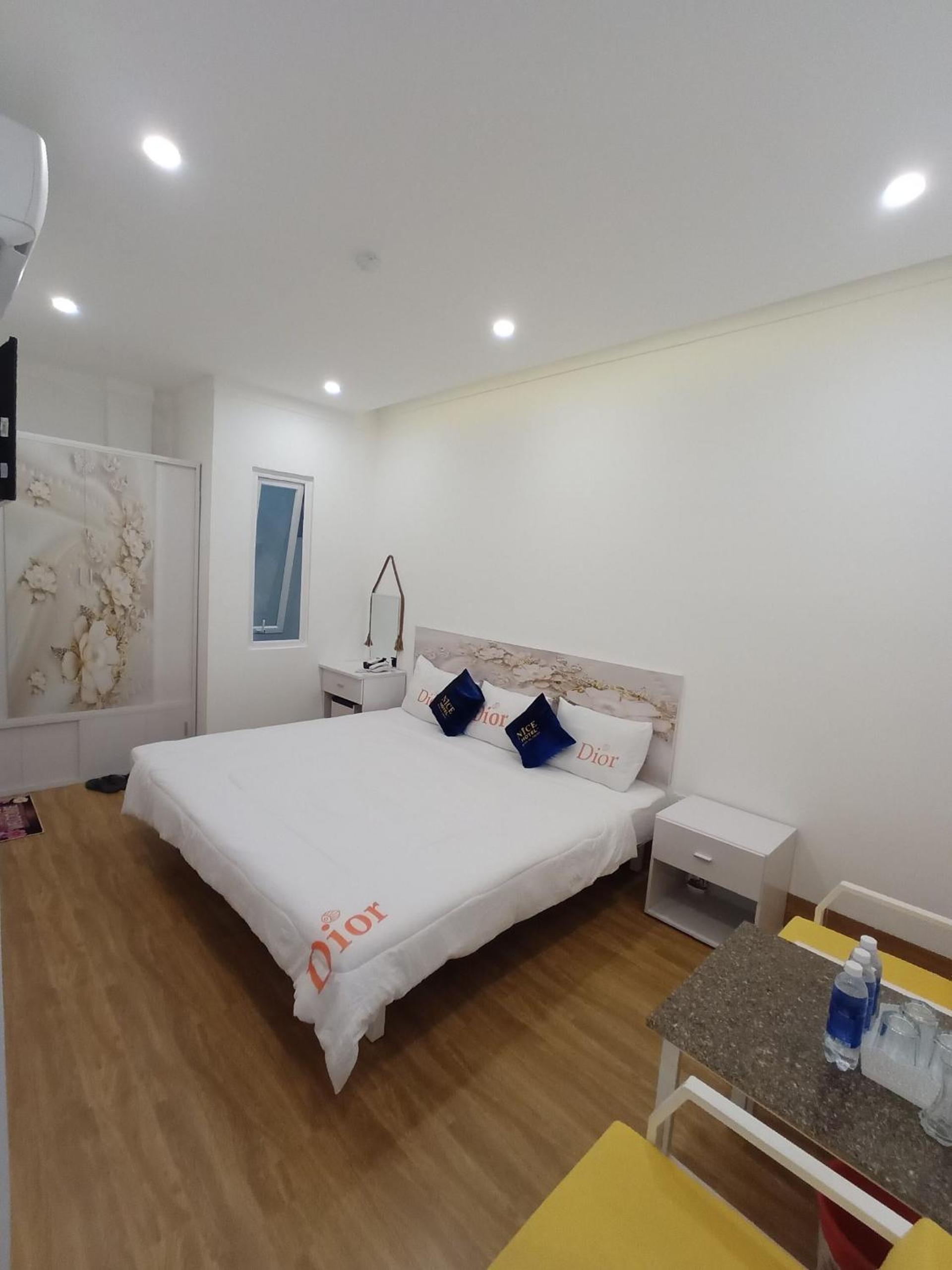 Standard Double Room - Photo 10