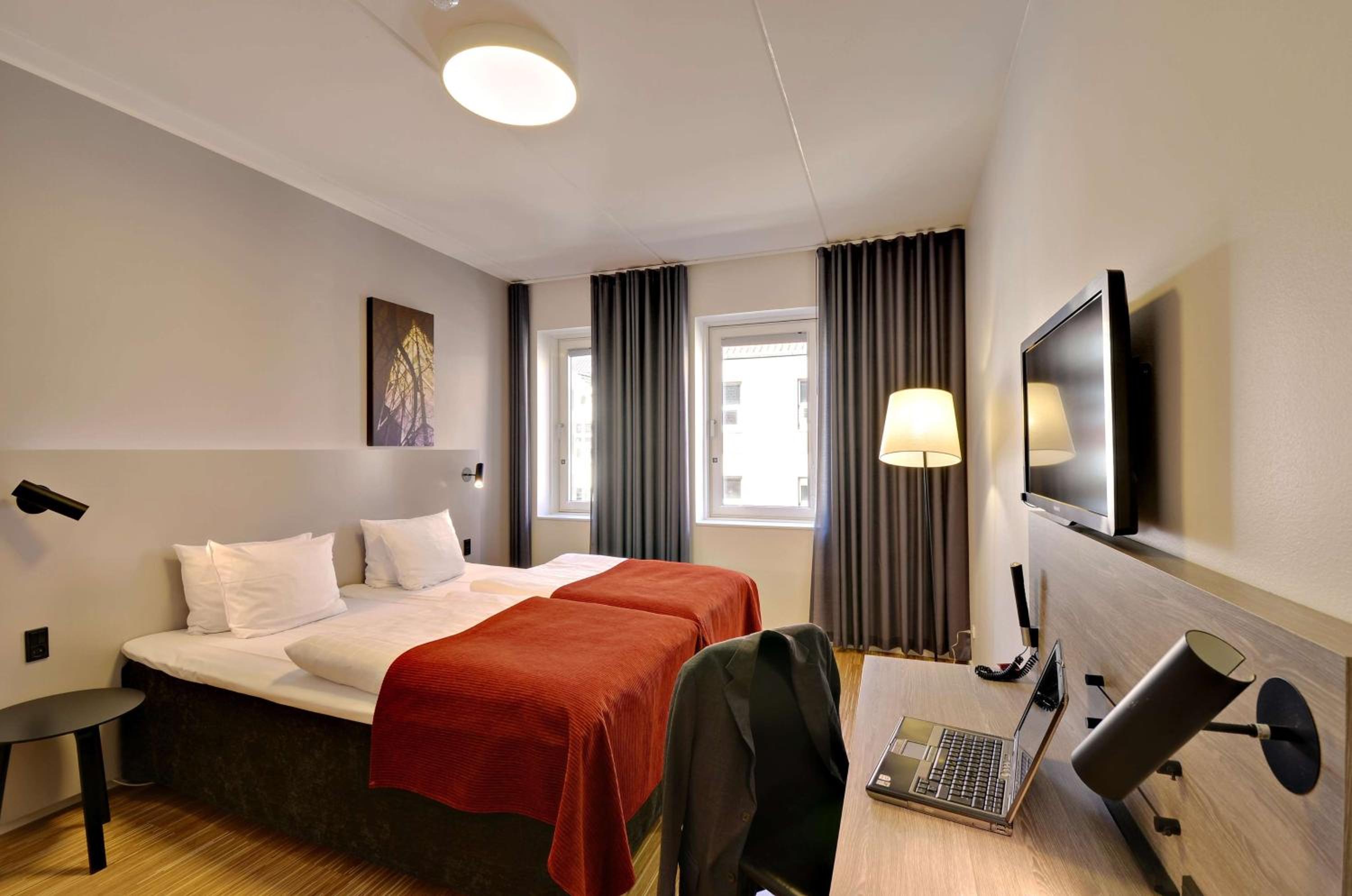 Standard Double or Twin Room - Photo 1